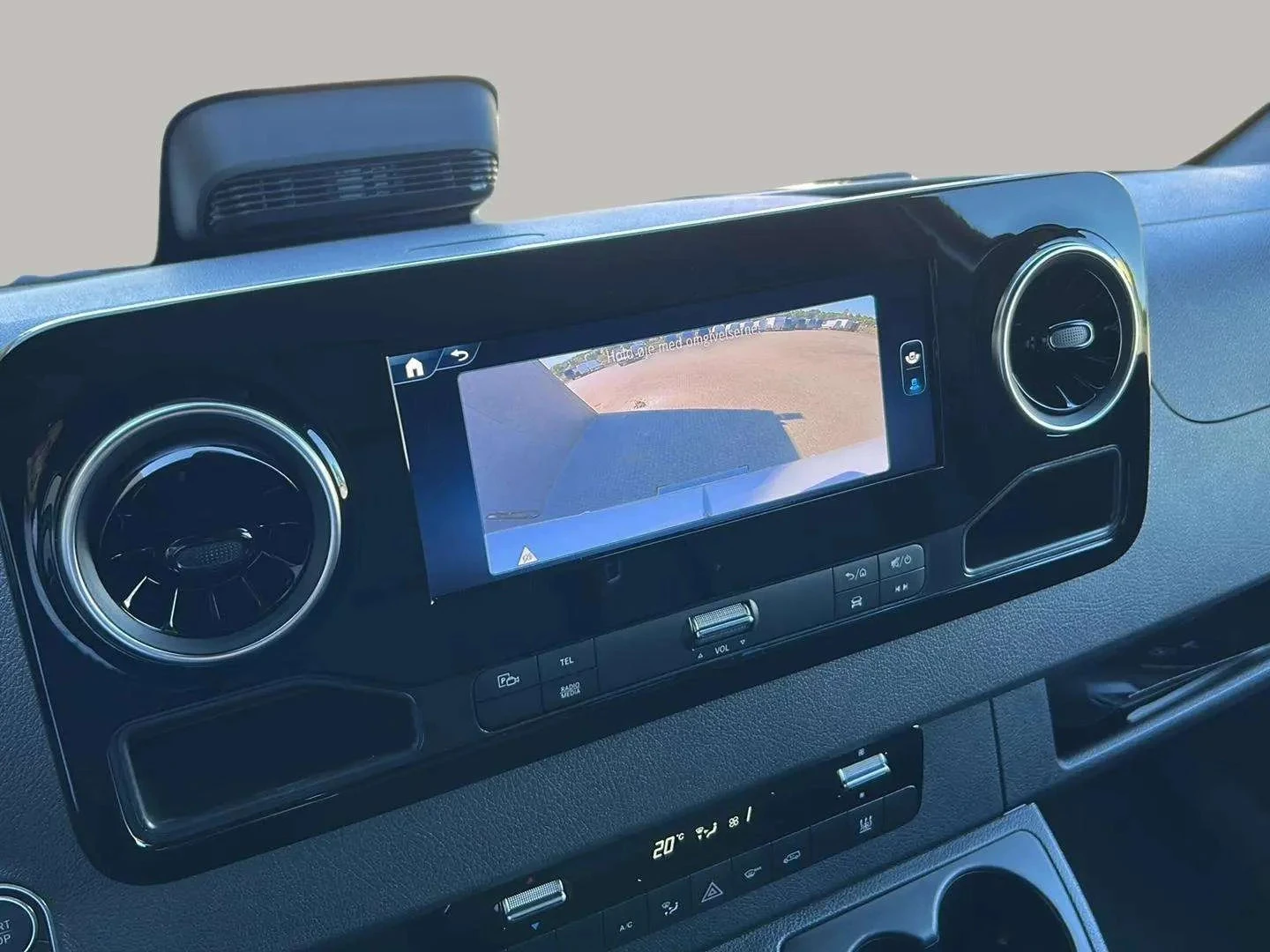 Mercedes-Benz-eSprinter-image-14