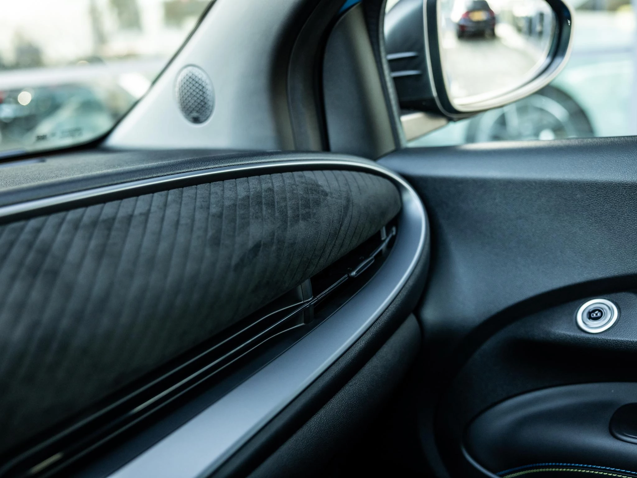 Abarth-500e-image-47