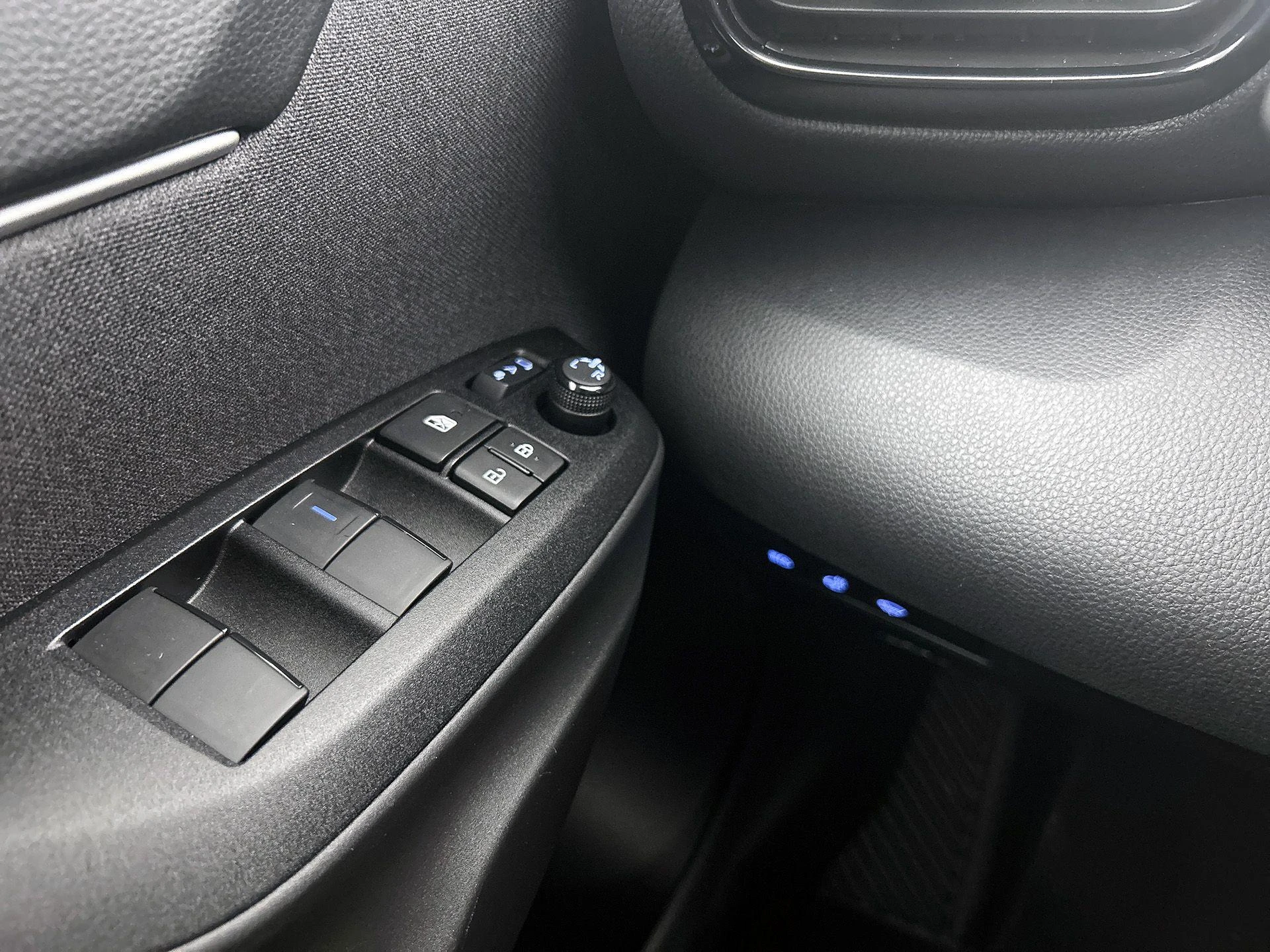Toyota-Yaris Cross-image-33