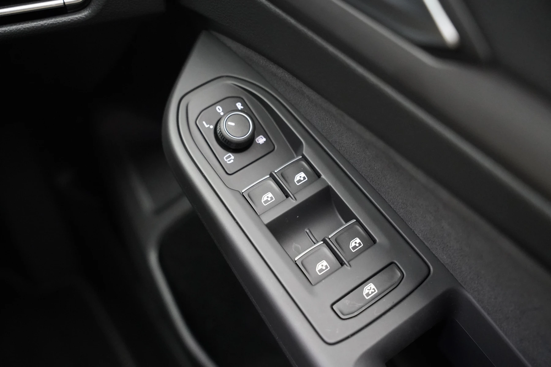 Volkswagen-Golf-image-21