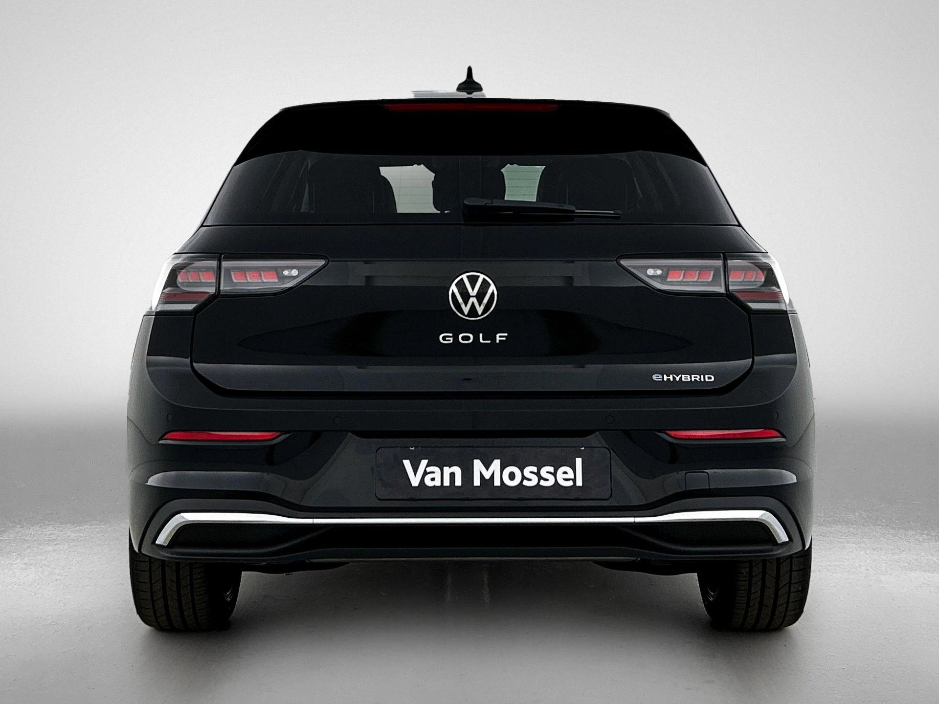 Volkswagen-Golf-image-2