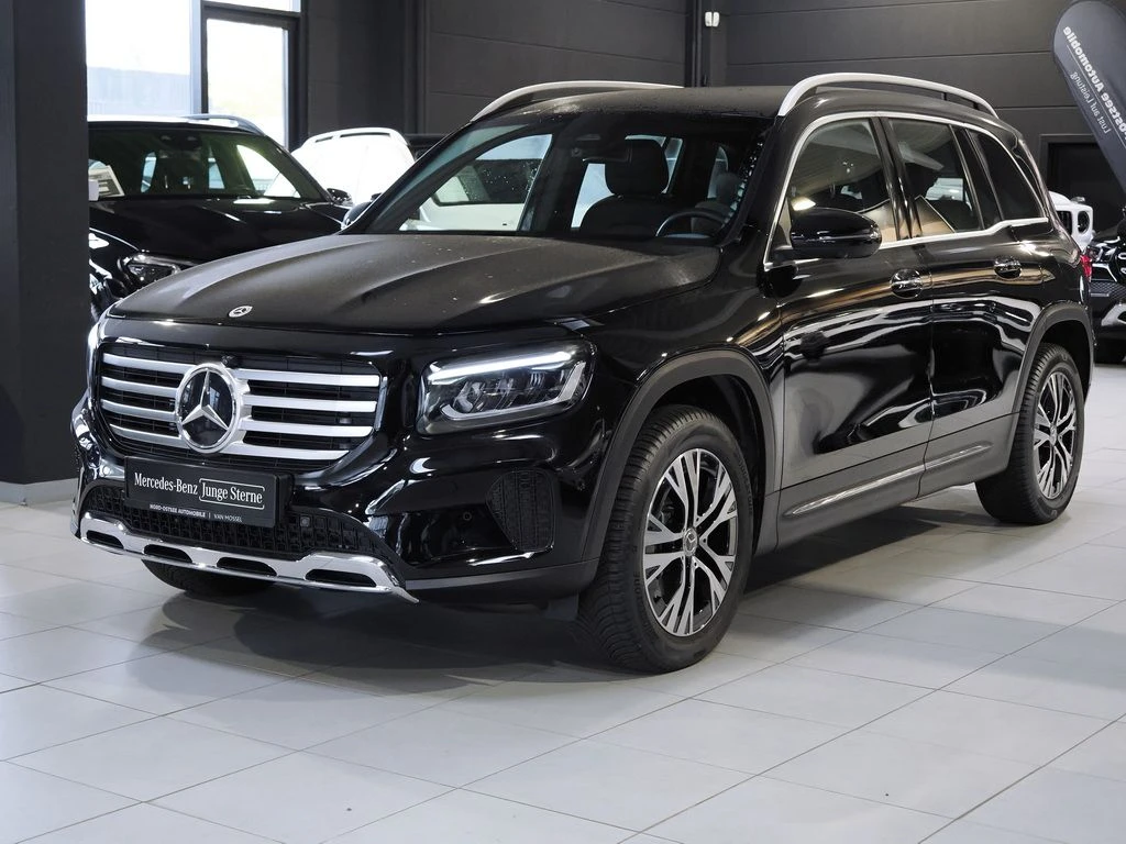 Mercedes-Benz-GLB 200 d-image-7