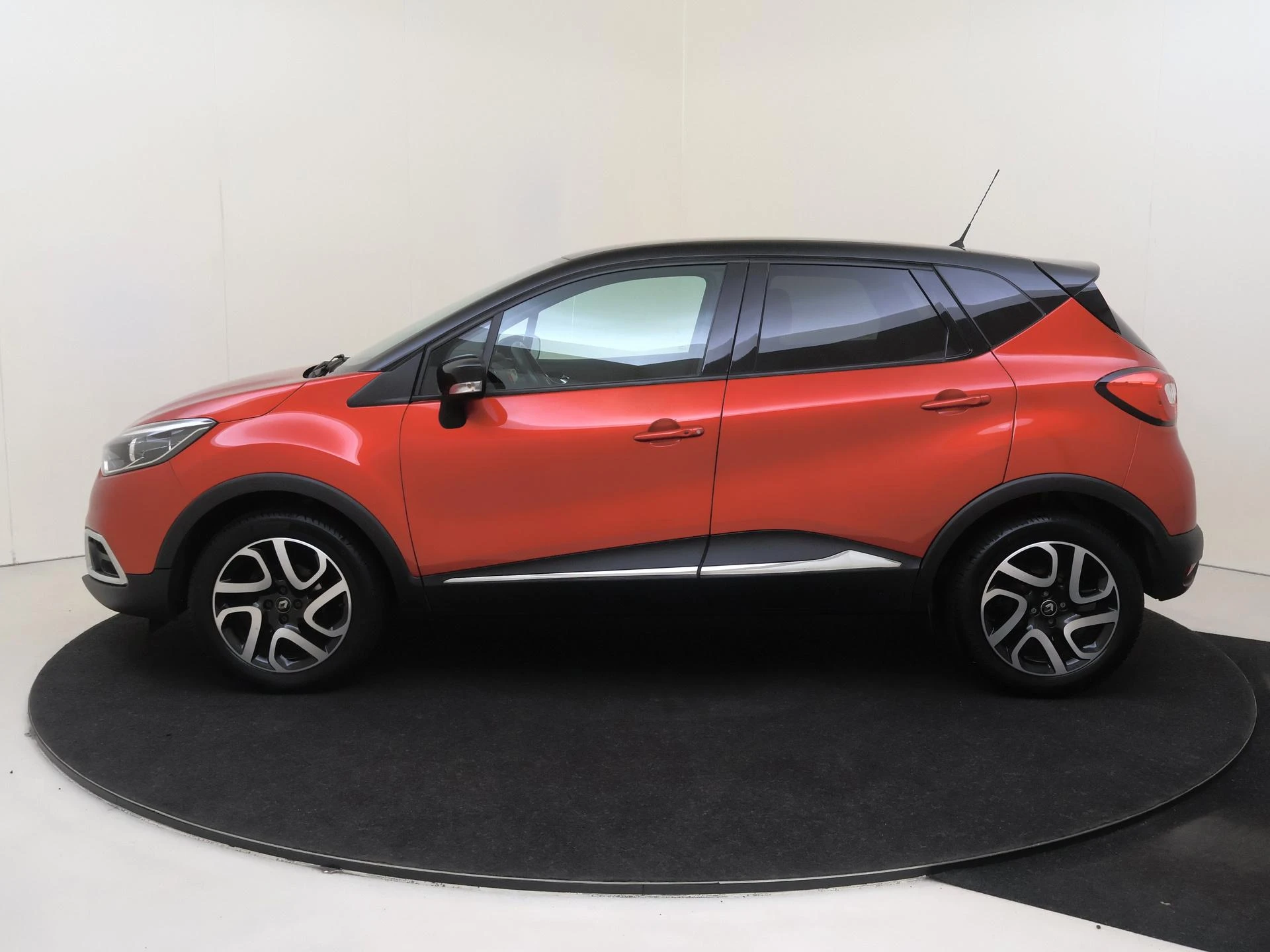 Renault-Captur-image-7