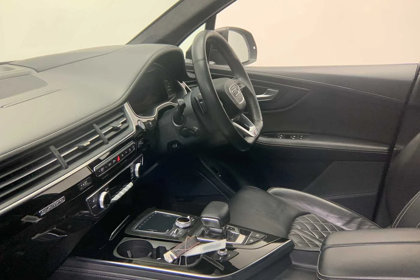 Audi-Q7-image-1