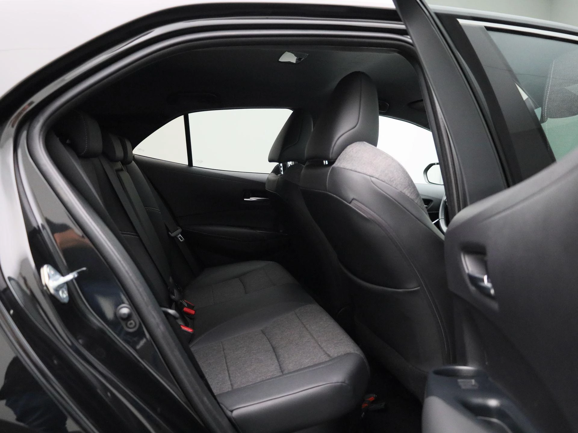 Toyota Corolla 1.8 Hybrid Business Plus