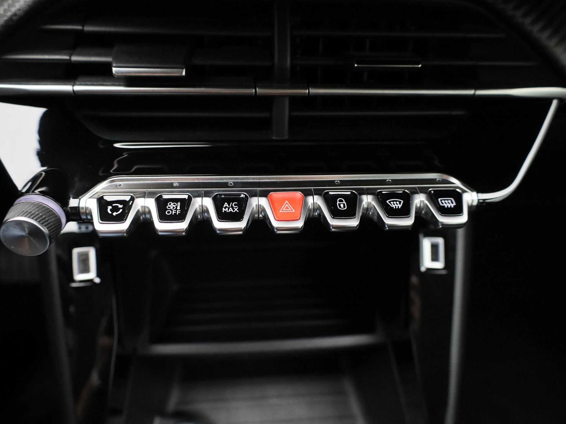 Peugeot-208-image-24