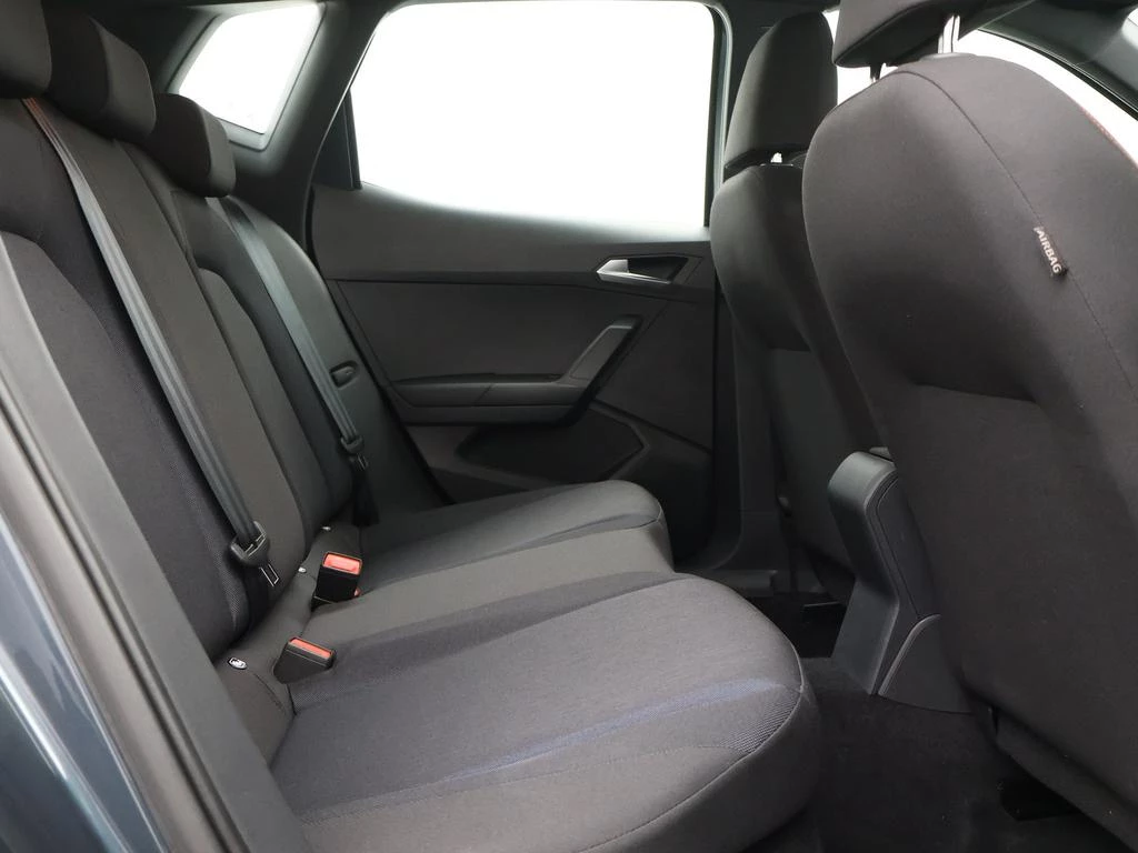 SEAT-Arona-image-12