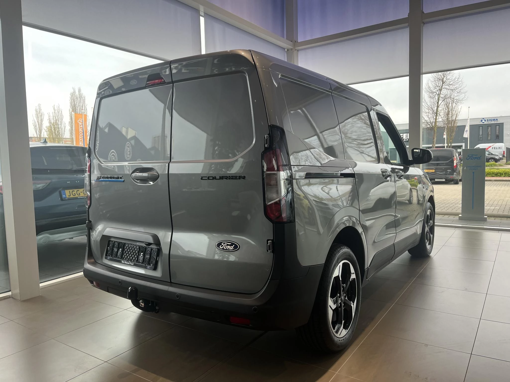 Ford-E-Transit-image-5