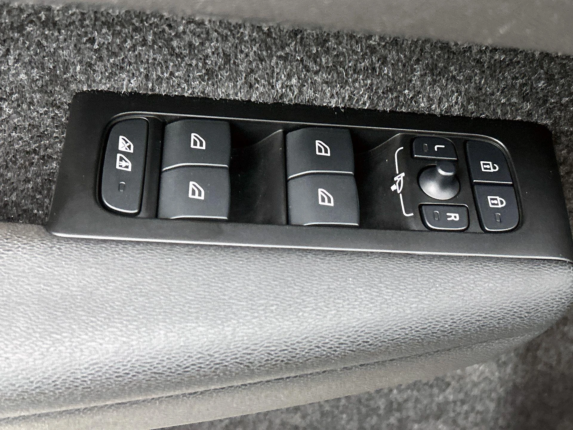 Volvo-XC40-image-21