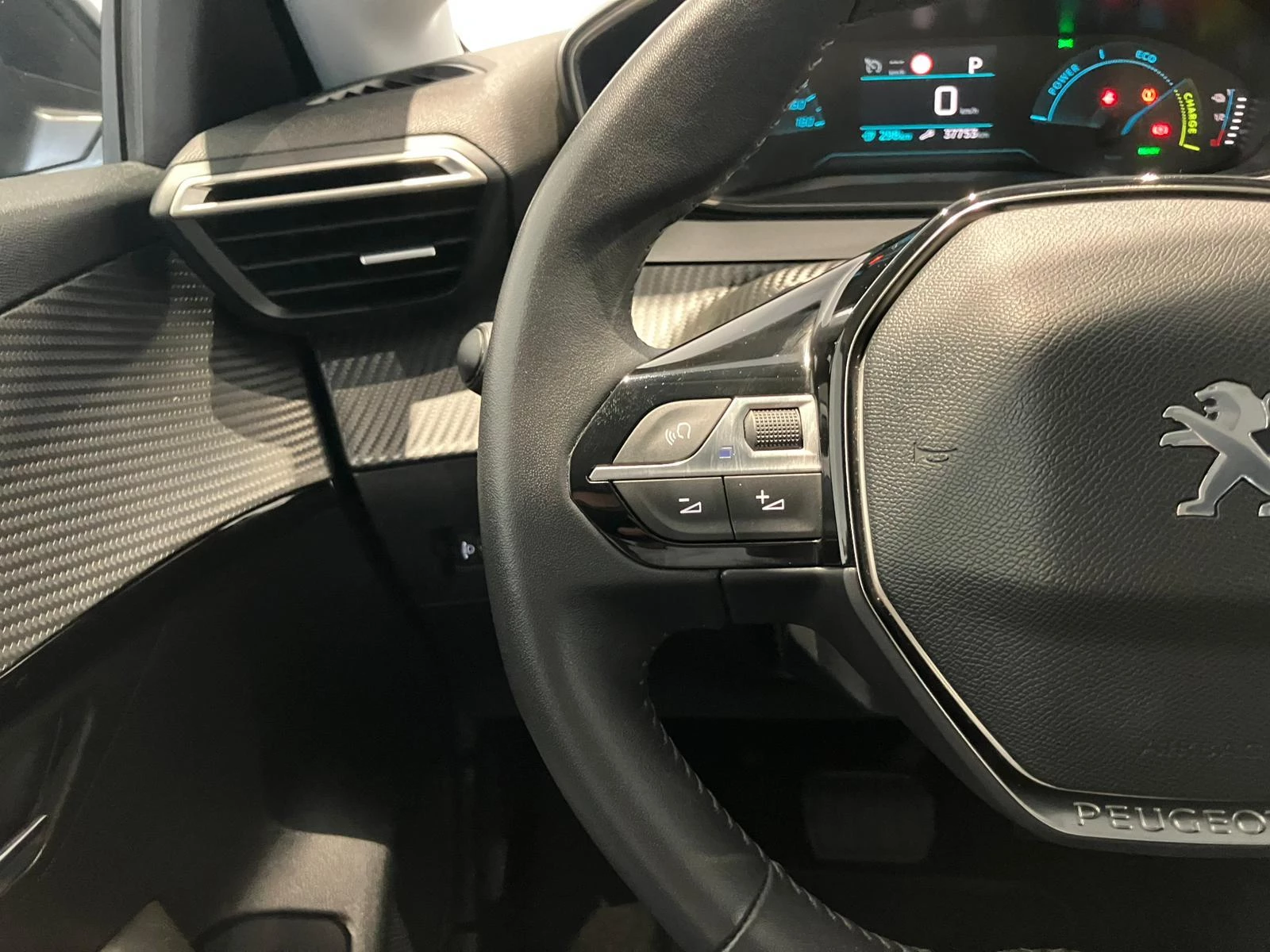 Peugeot-e-208-image-15