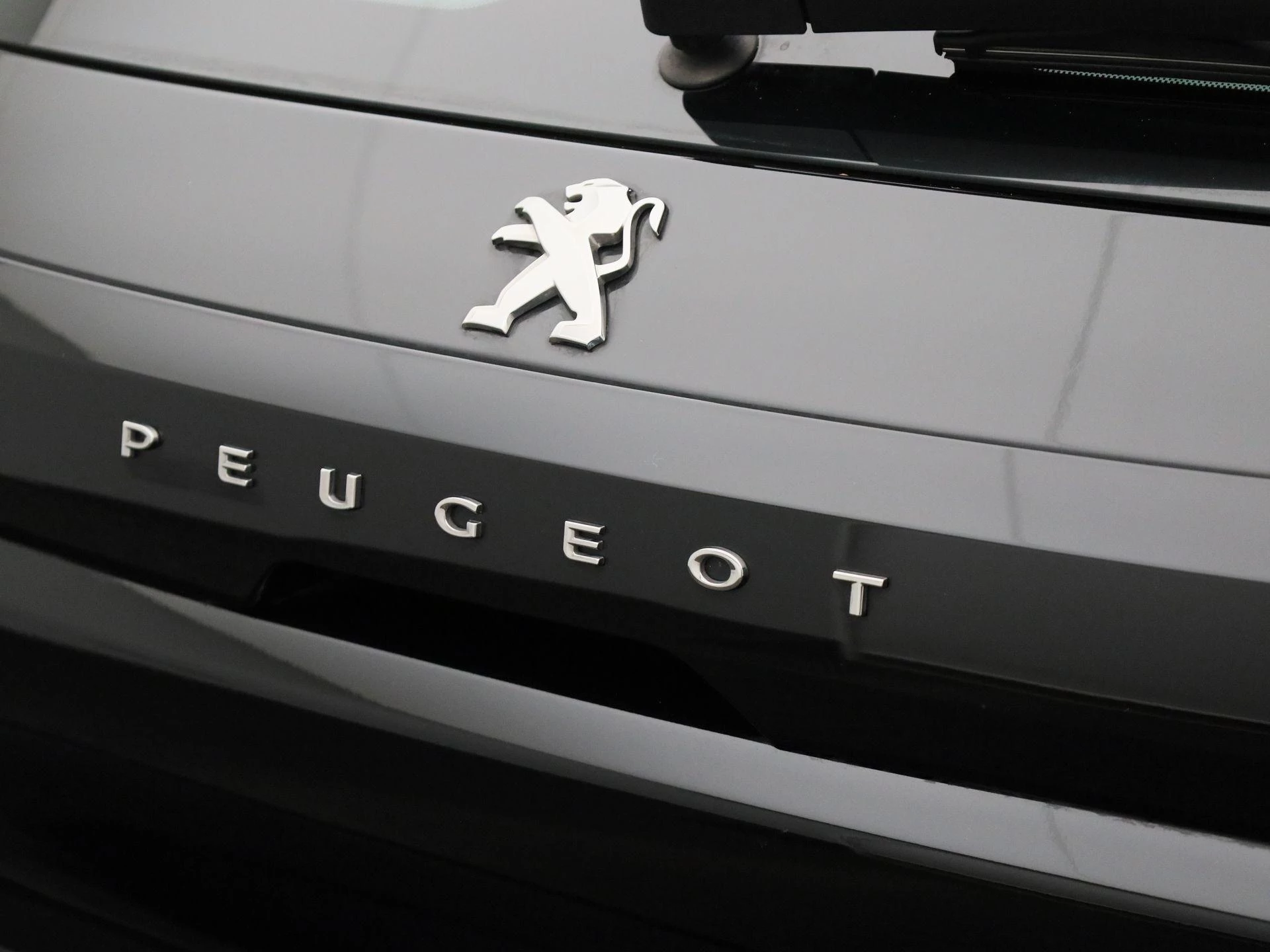 Peugeot-e-208-image-33