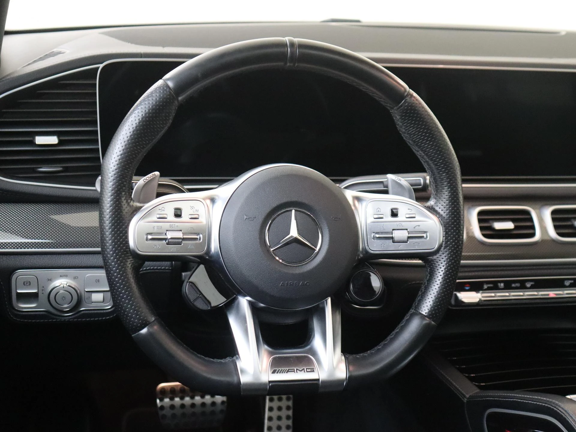 Mercedes-Benz-GLE-image-15