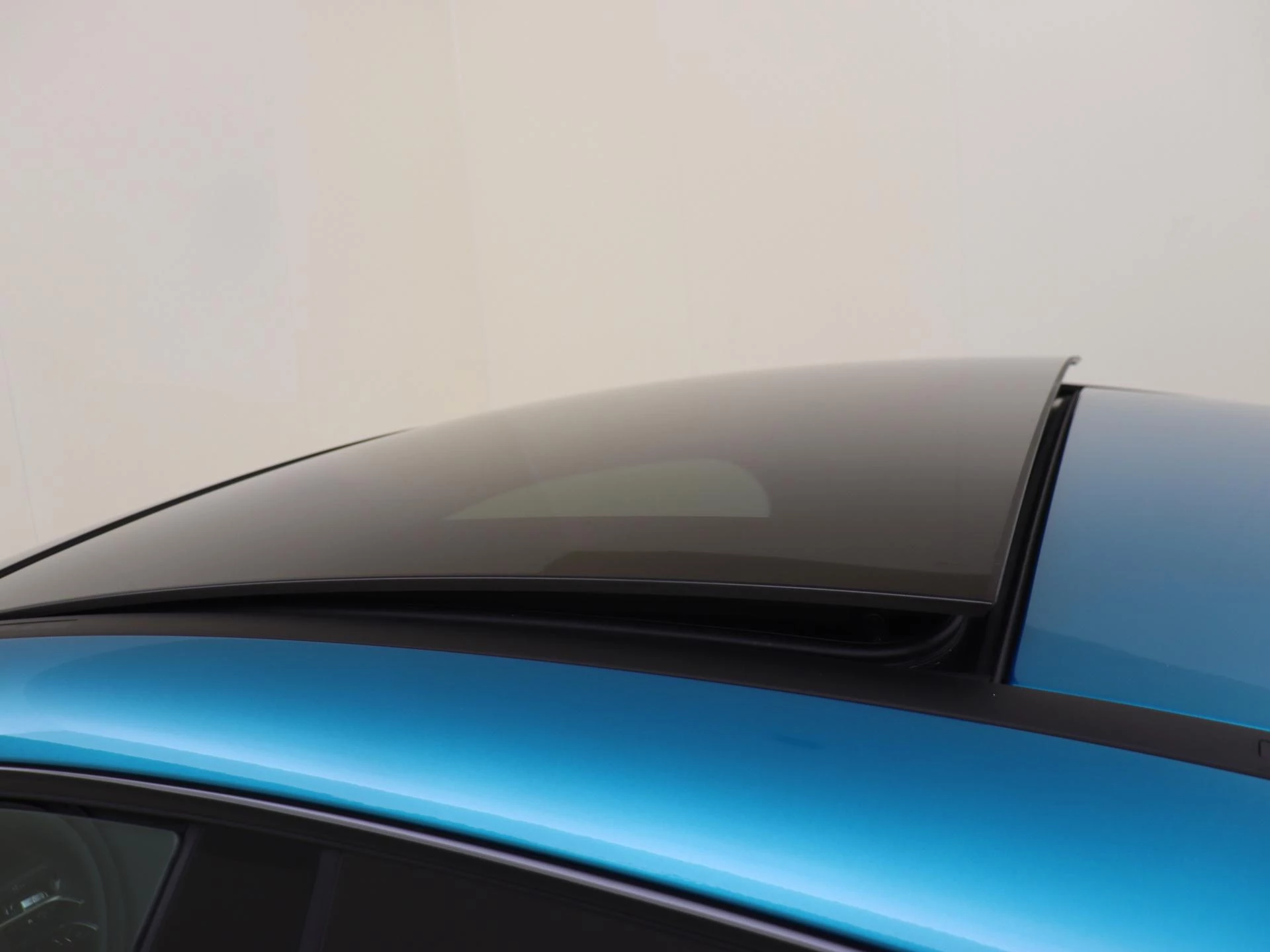 Mercedes-Benz-CLA-image-28