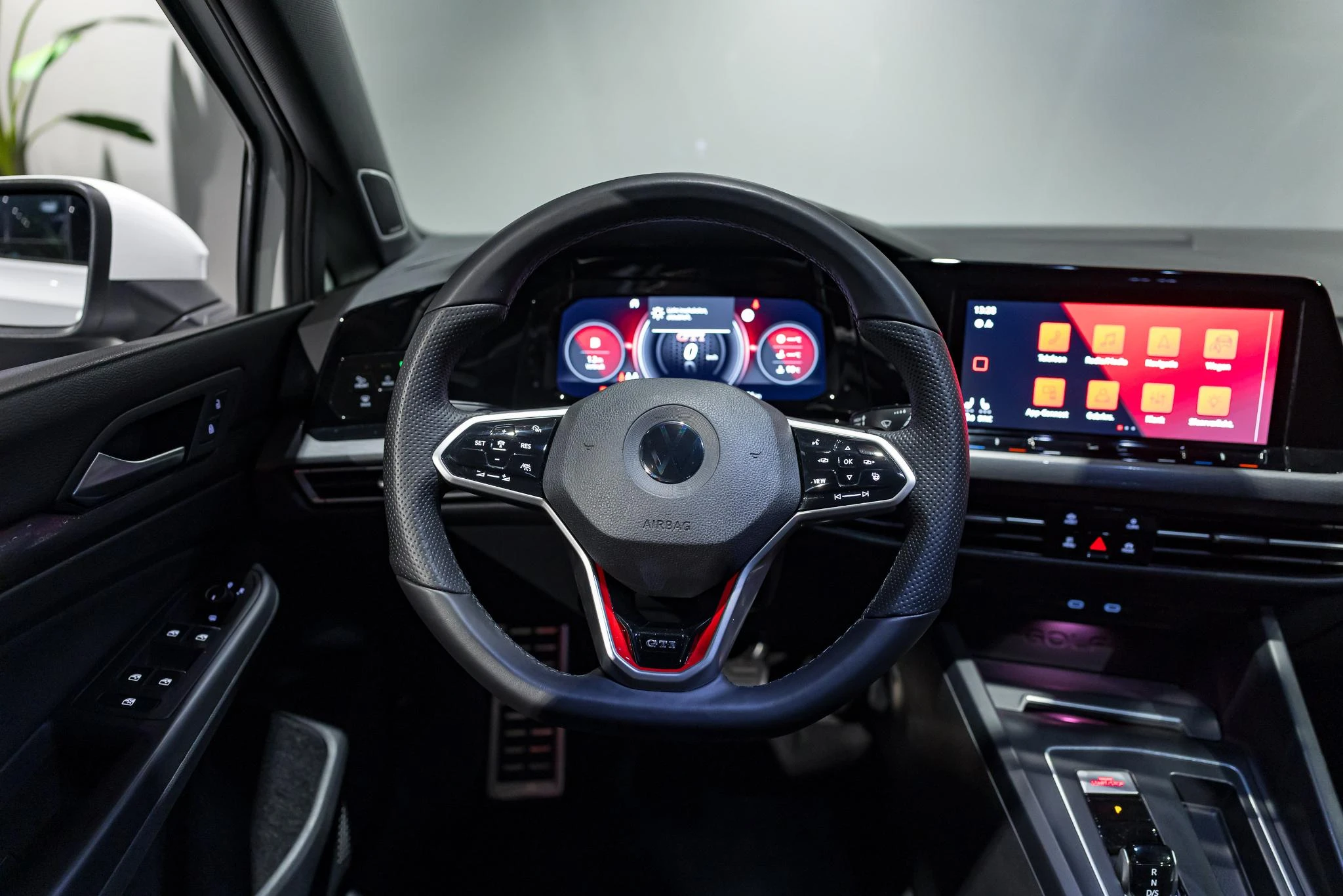 Volkswagen-Golf-image-32