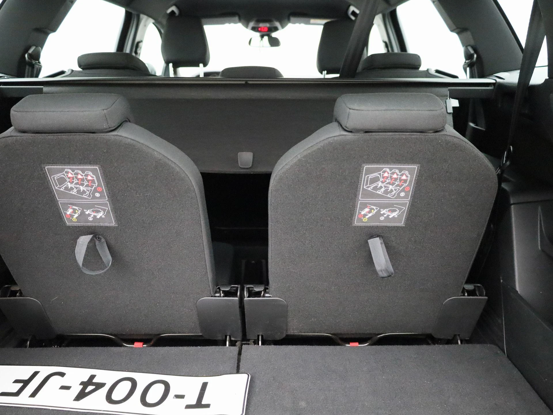 Peugeot-5008-image-12