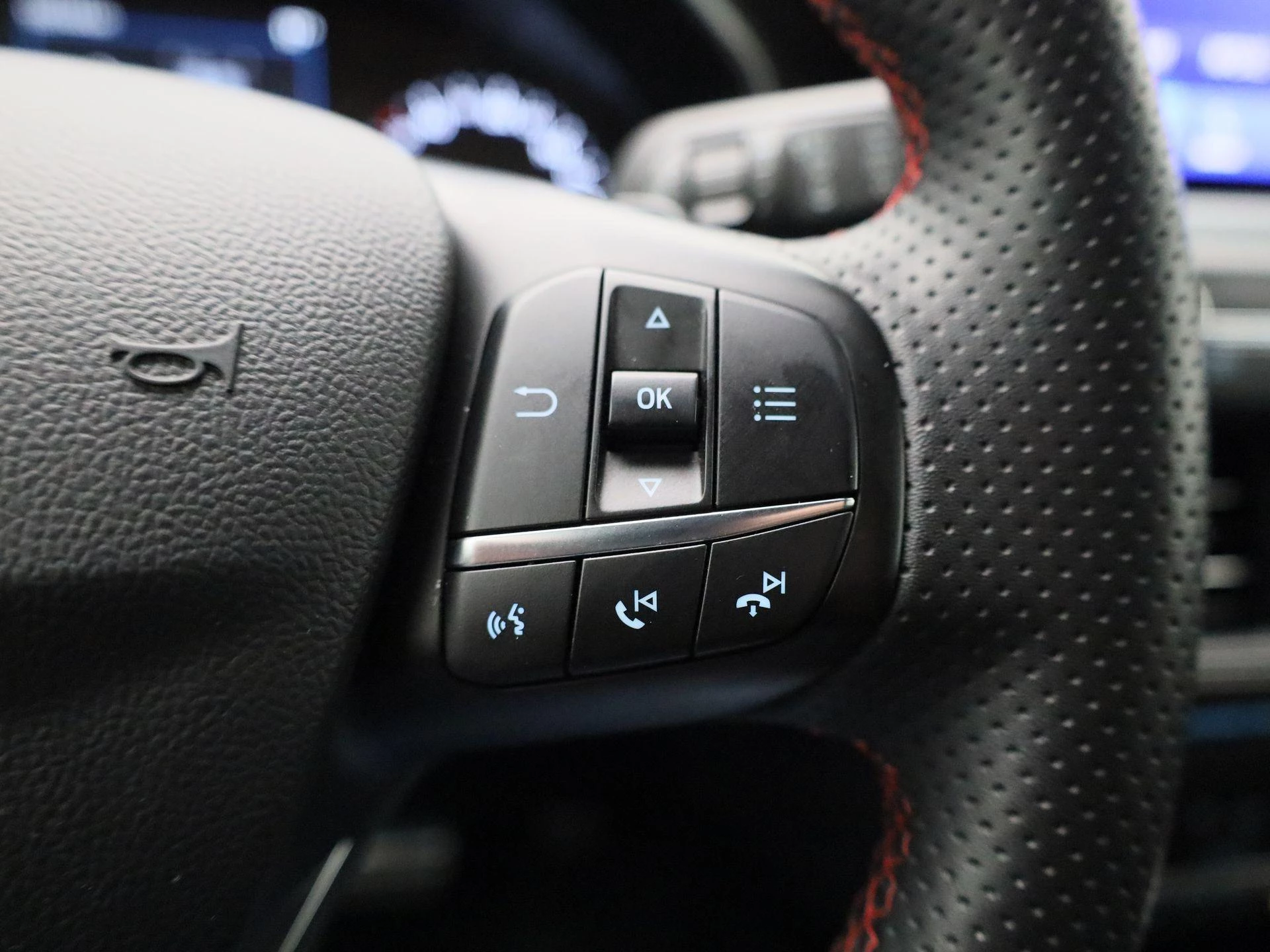 Ford Focus Wagon 1.0 EcoBoost Hybrid ST Line Style