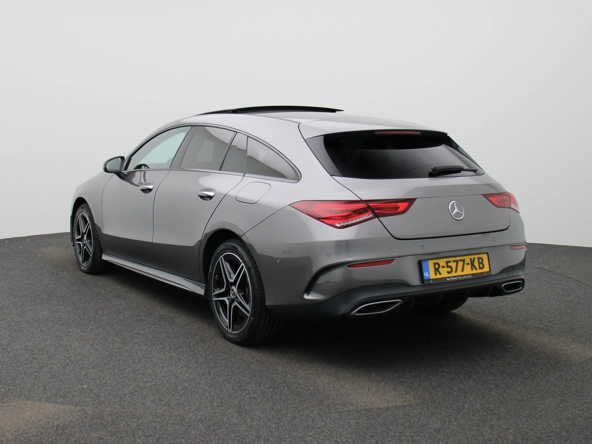 Mercedes-Benz-CLA-image-1