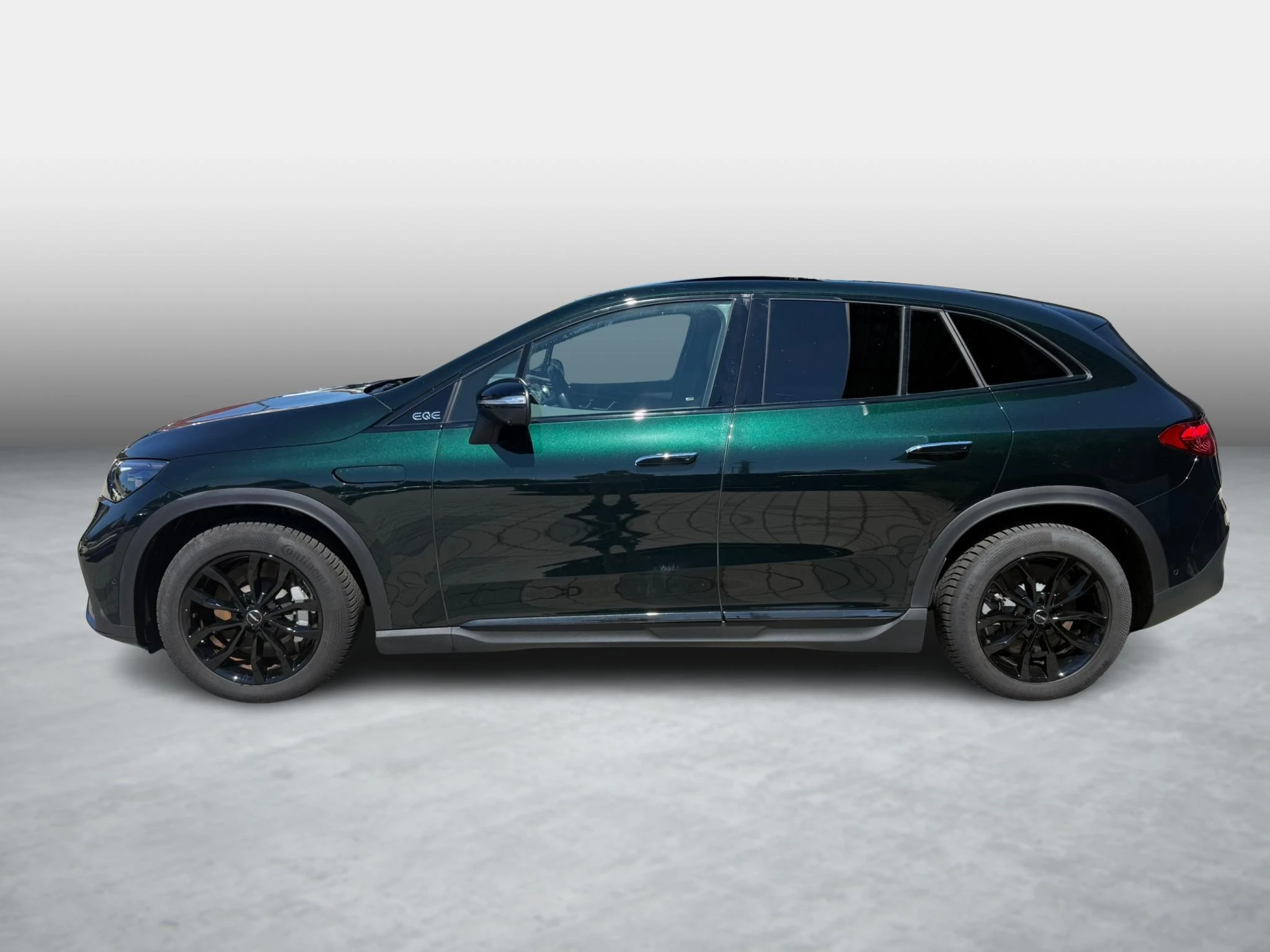 Mercedes-Benz-EQE-image-2