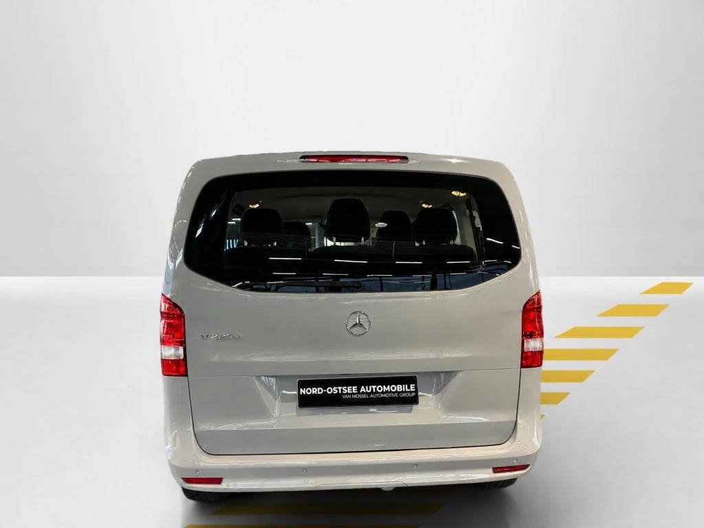 Mercedes-Benz-V-Klasse 220-image-8