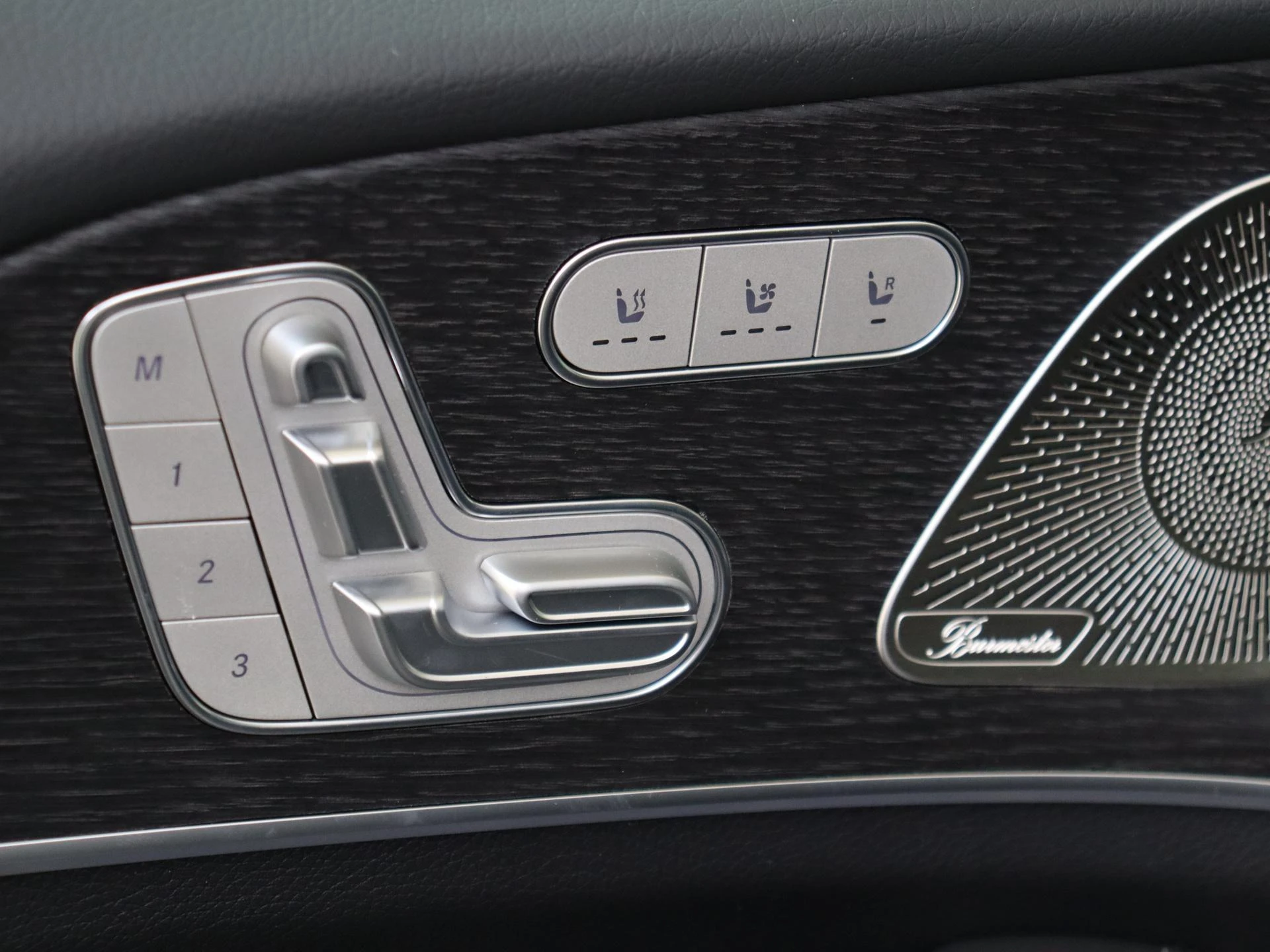 Mercedes-Benz-GLE-image-24