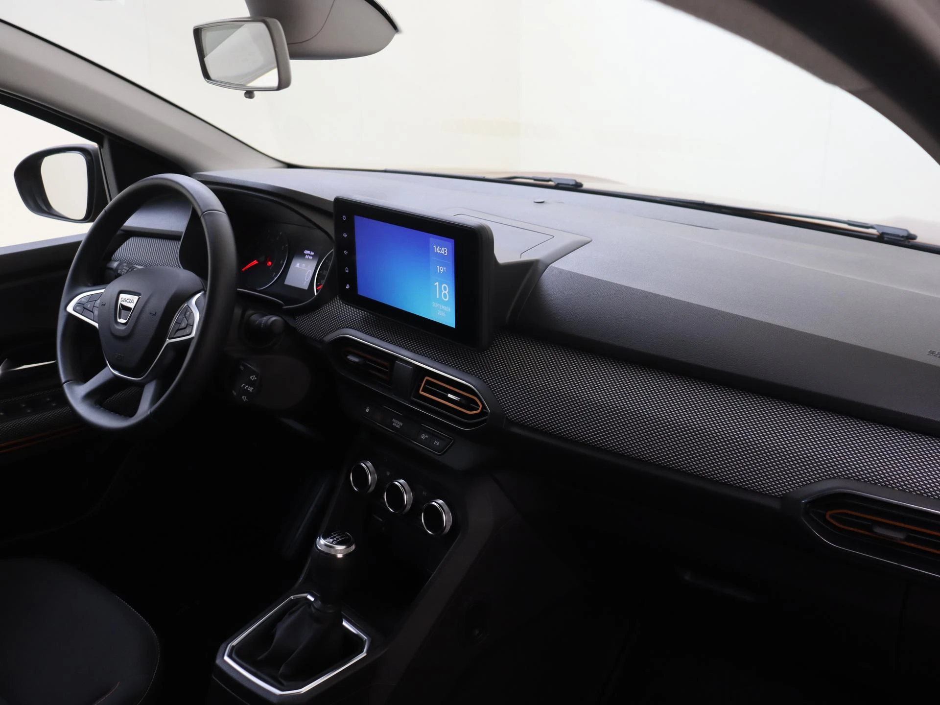 Dacia-Sandero Stepway-image-4