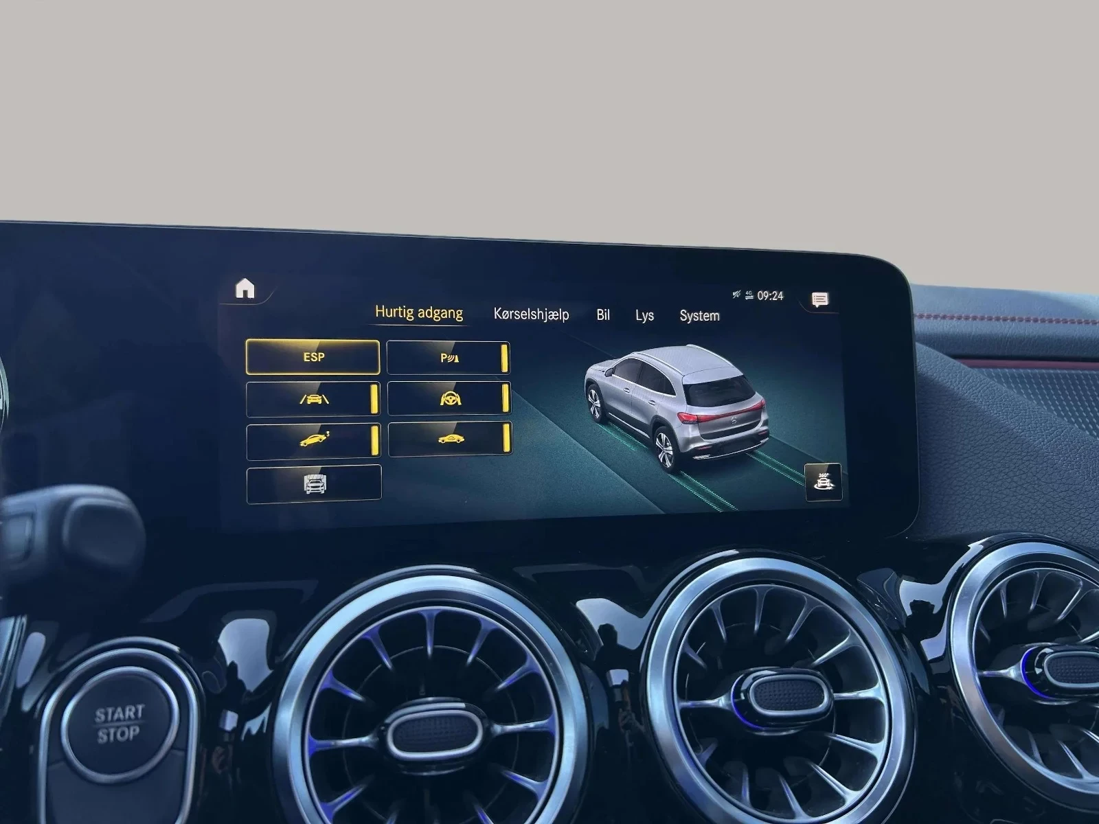 Mercedes-Benz-EQA-image-16