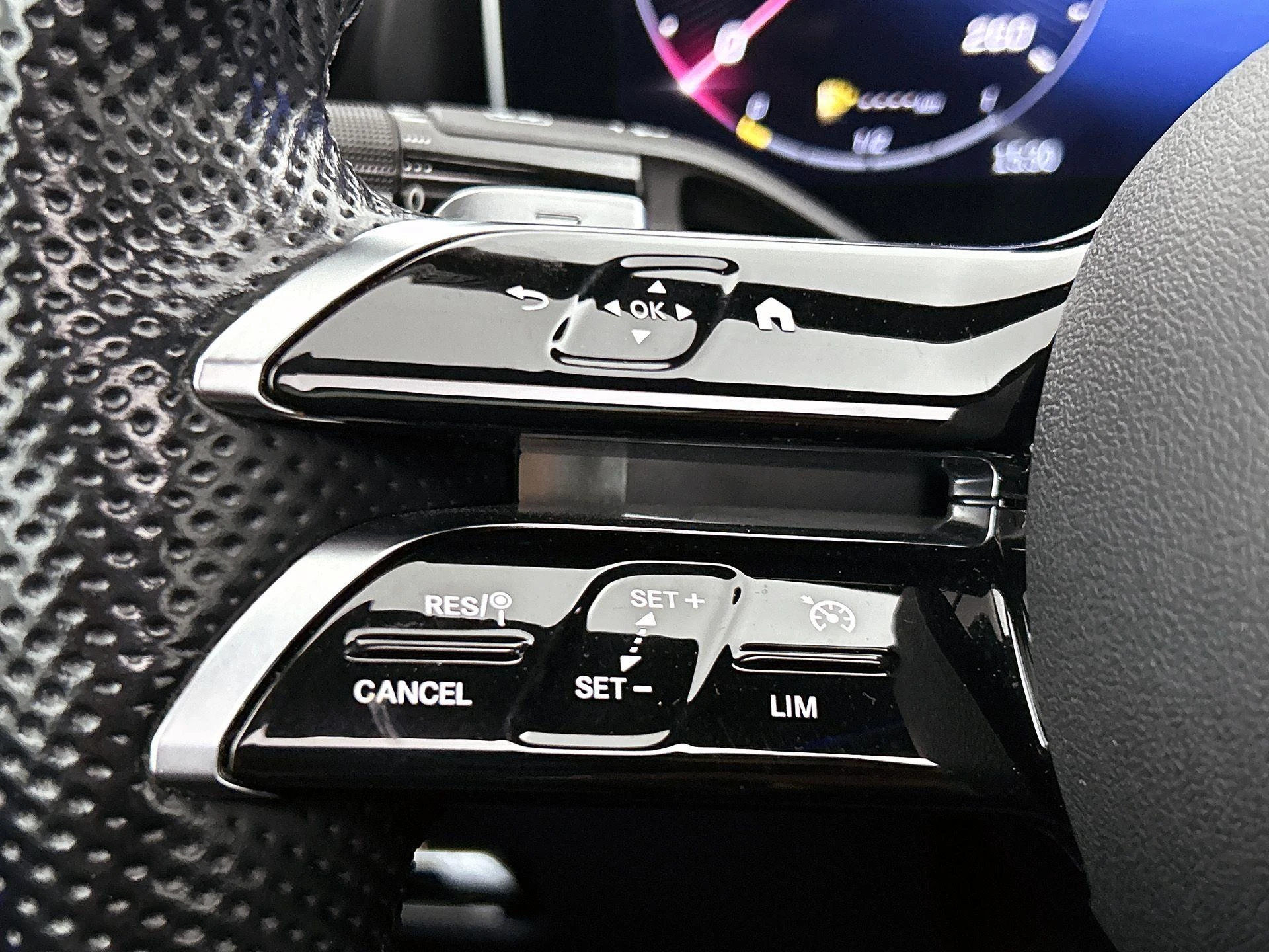 Mercedes-Benz-C-Klasse-image-5