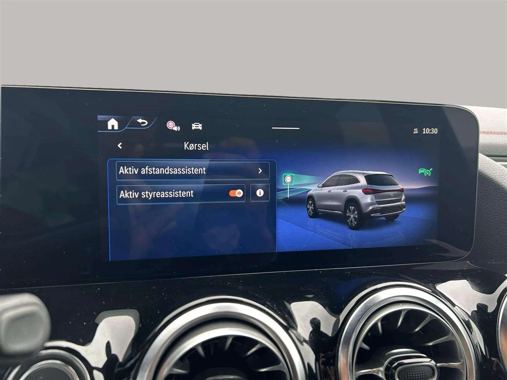 Mercedes-Benz-EQA-image-16