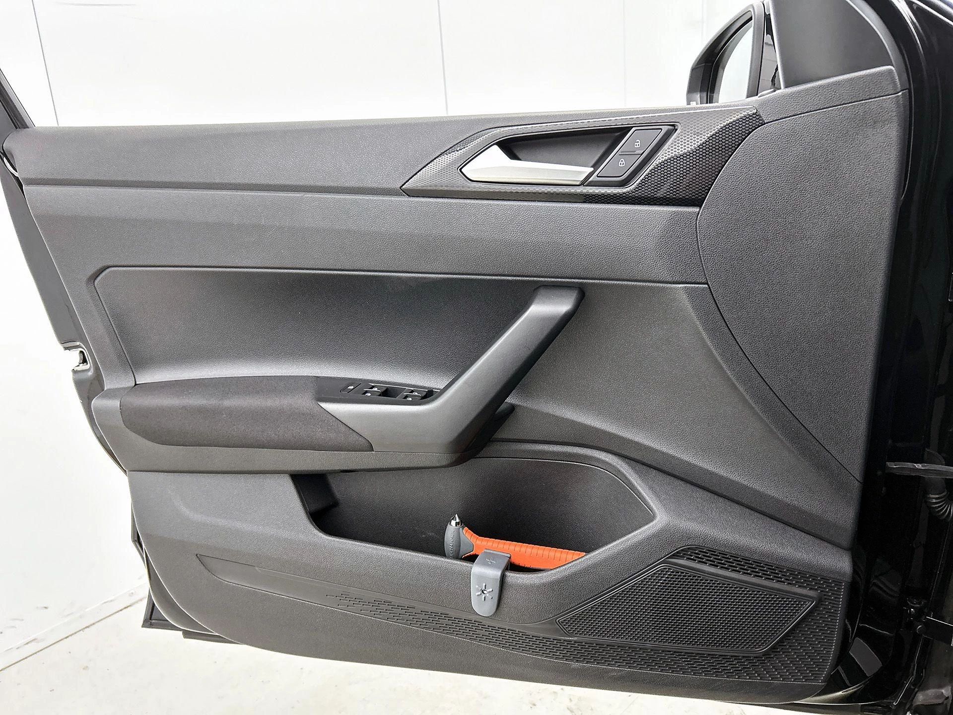 Volkswagen-Polo-image-29