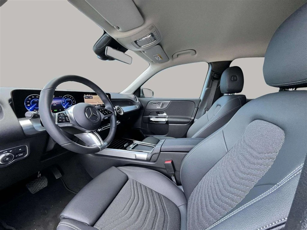 Mercedes-Benz-EQB-image-9
