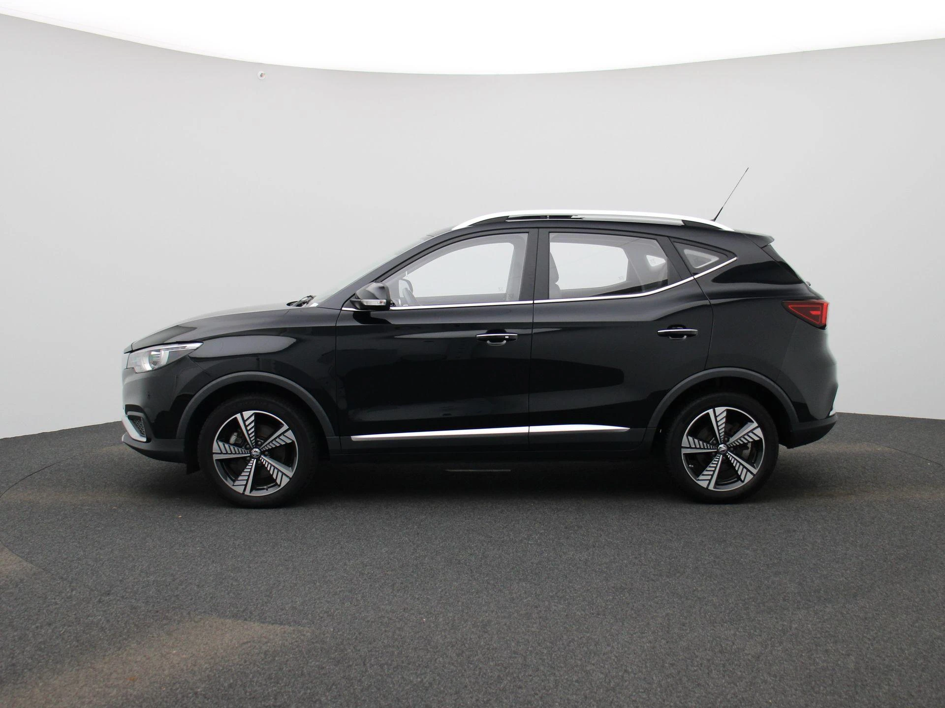 MG-ZS EV-image-4