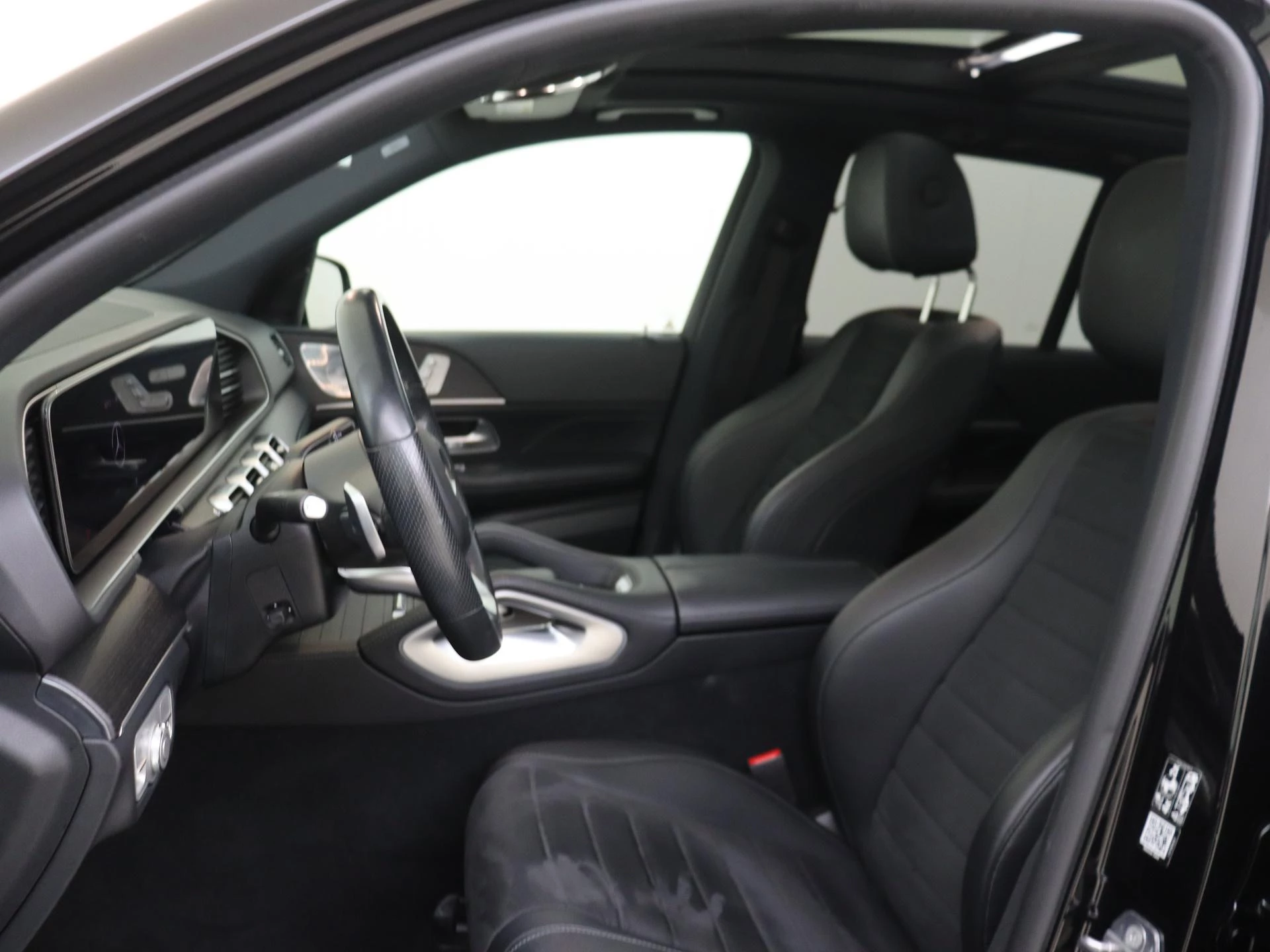 Mercedes-Benz-GLE-image-2