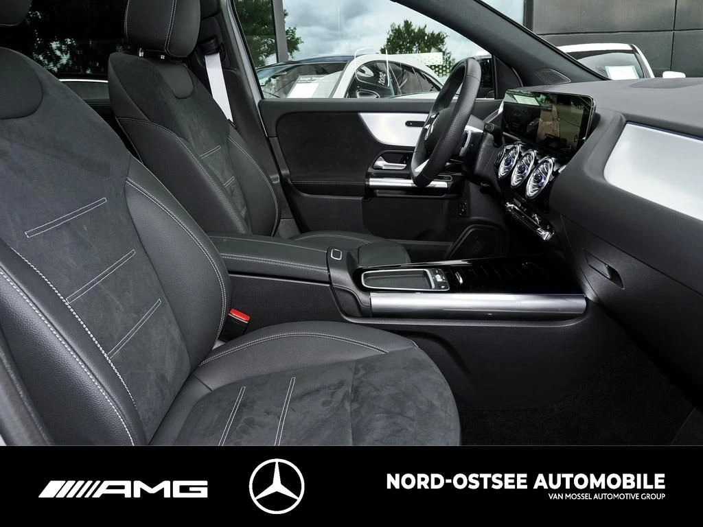 Mercedes-Benz GLA 200 AMG ADVANCED+ KAM PANO MBUX KEYLESS AHK AMG Line