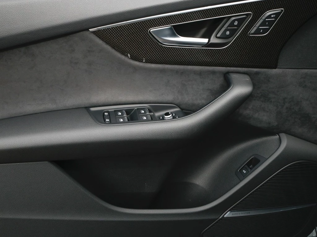 Audi Q7 55 TFSI S line competition + Panorama B&O