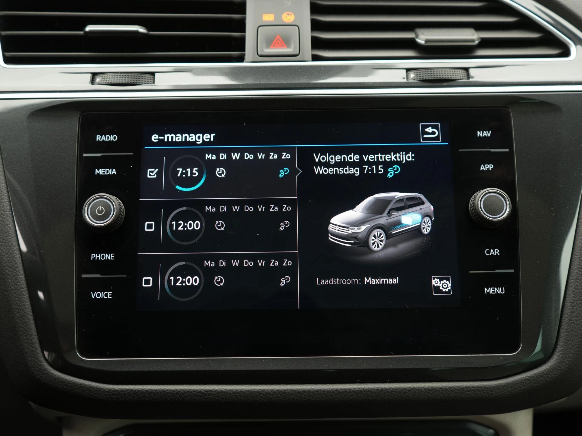 Volkswagen-Tiguan-image-19