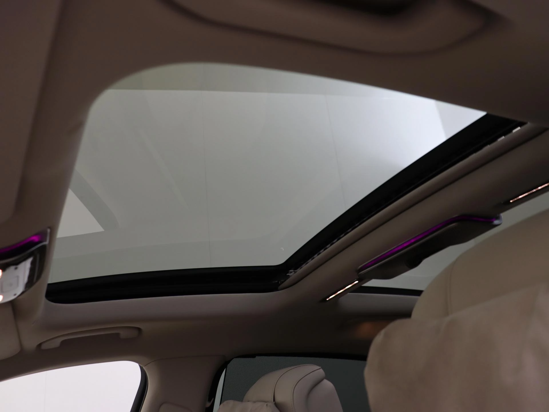 Mercedes-Benz-S-Klasse-image-28