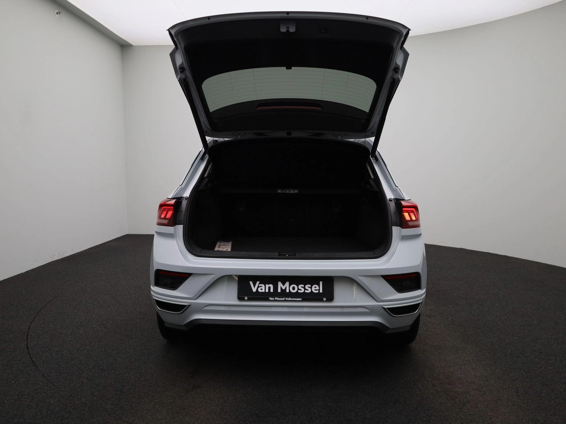 Volkswagen-T-Roc-image-10