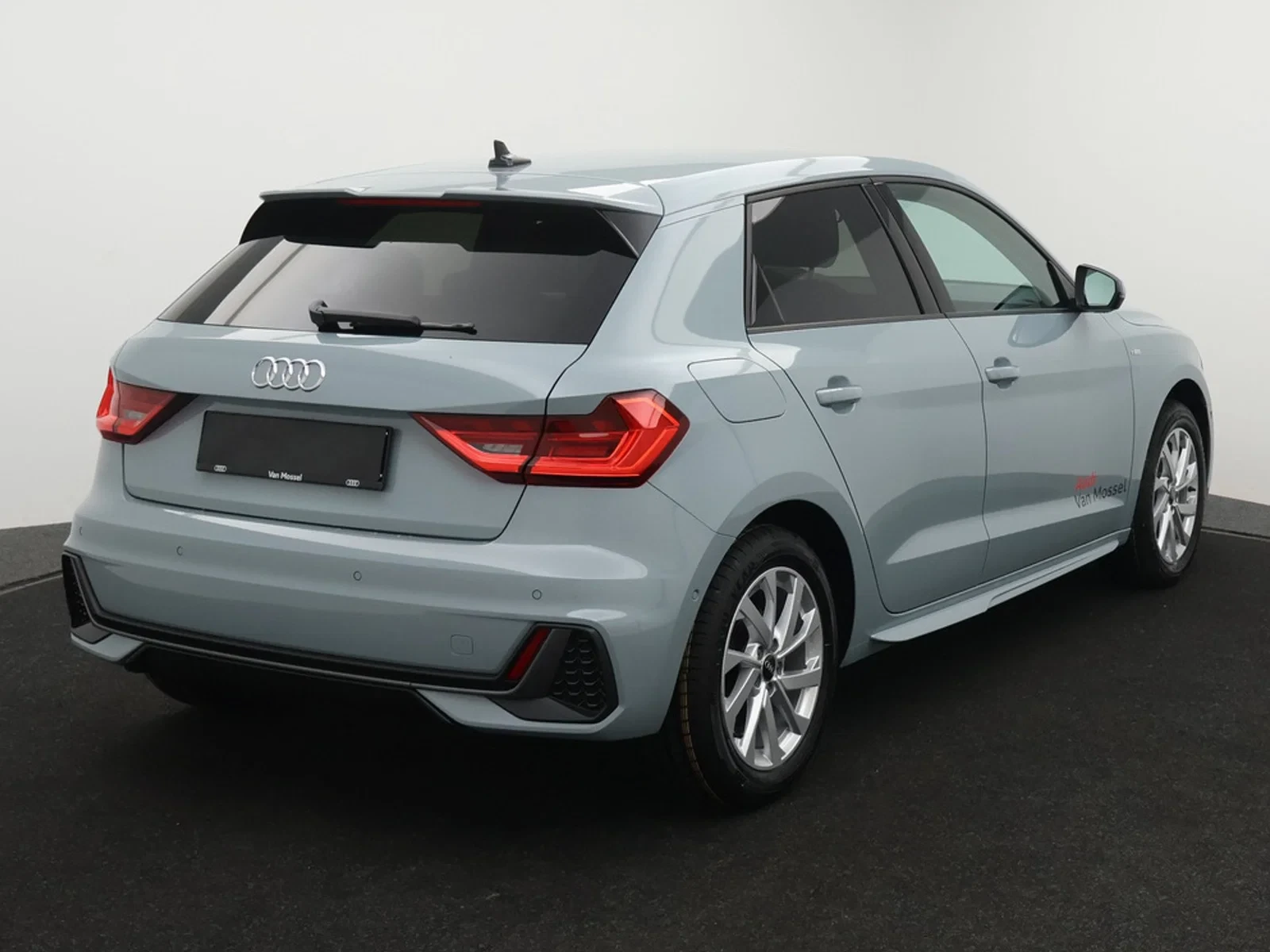 Audi-A1 Sportback-image-1