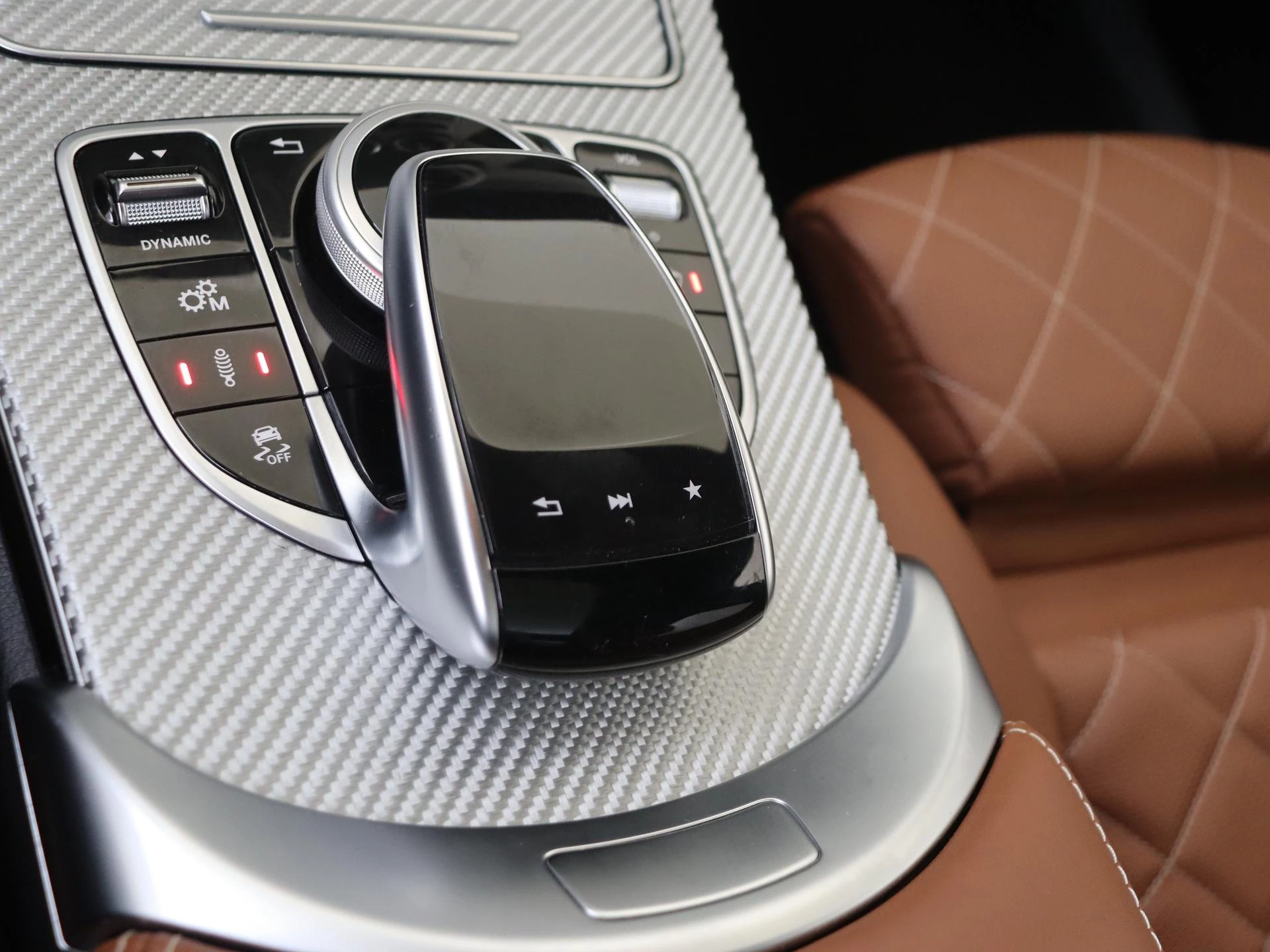Mercedes-Benz-C-Klasse-image-29