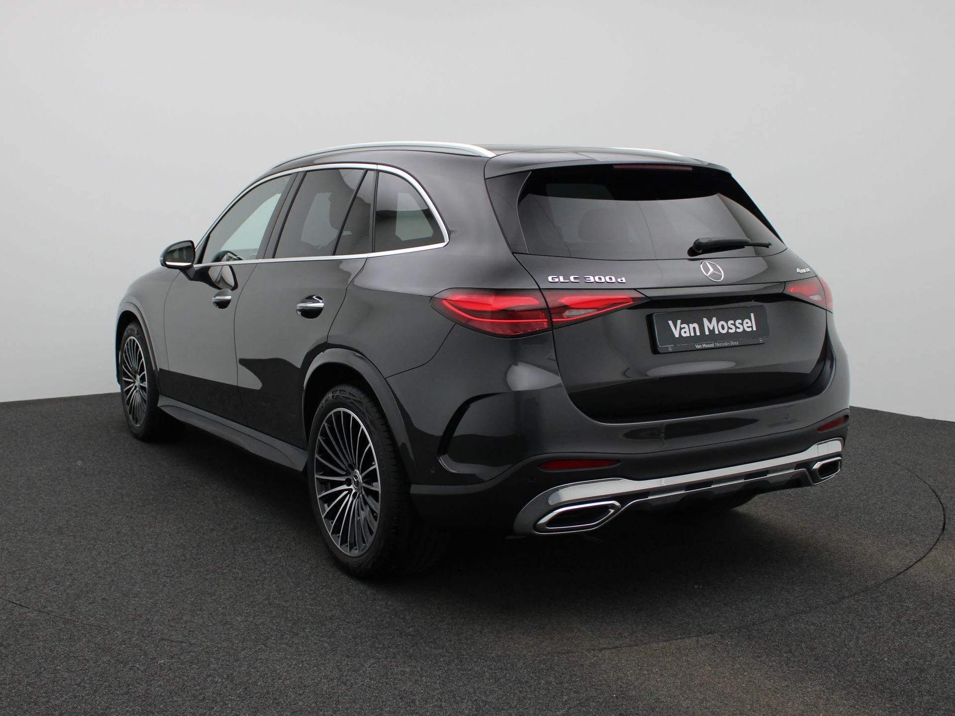 Mercedes-Benz-GLC-image-1