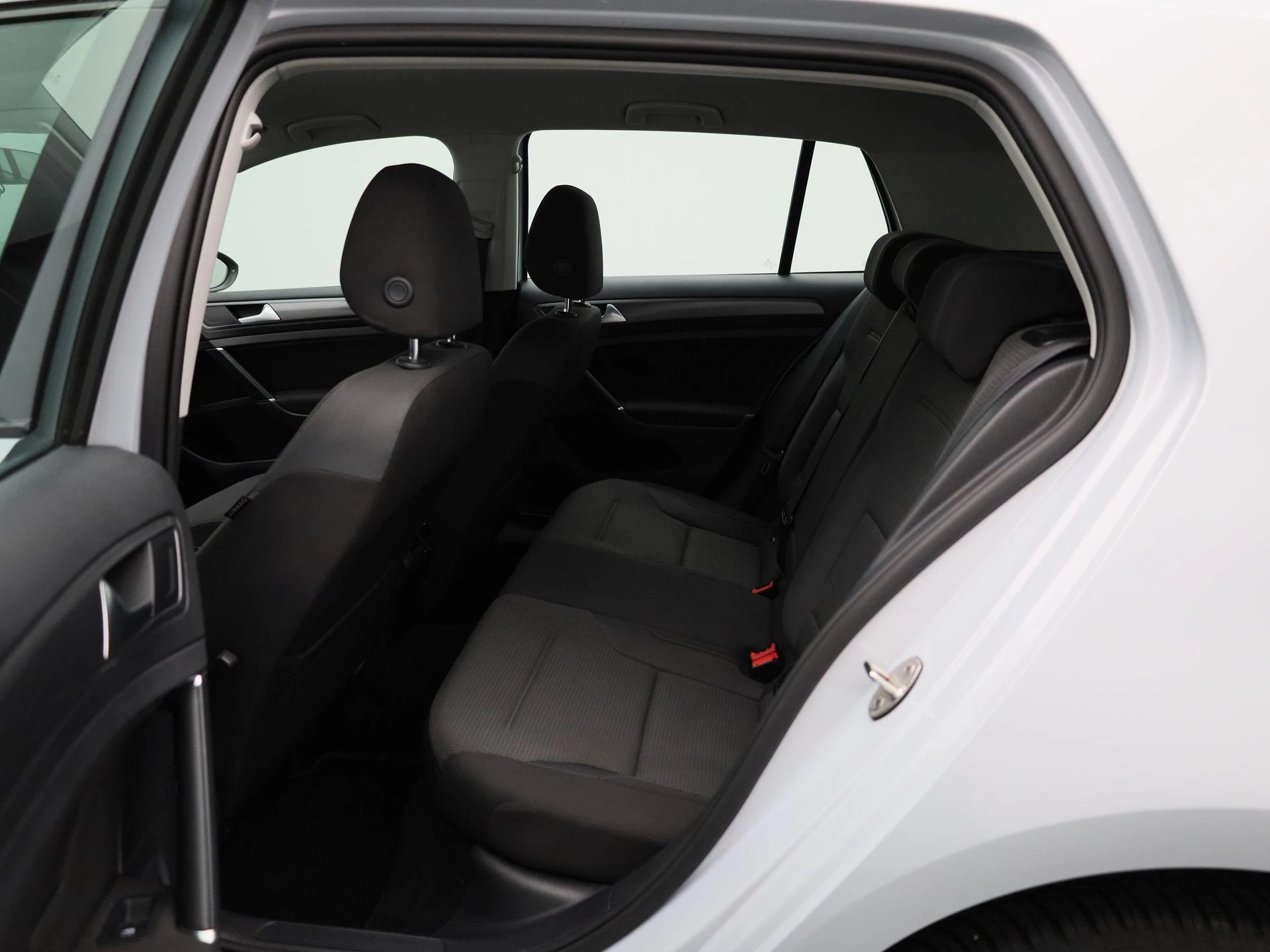 Volkswagen-Golf-image-9