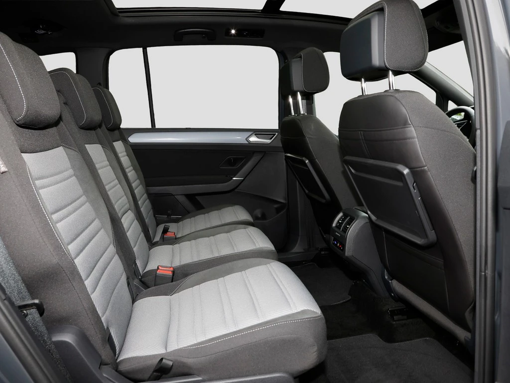 Volkswagen-Touran-image-9
