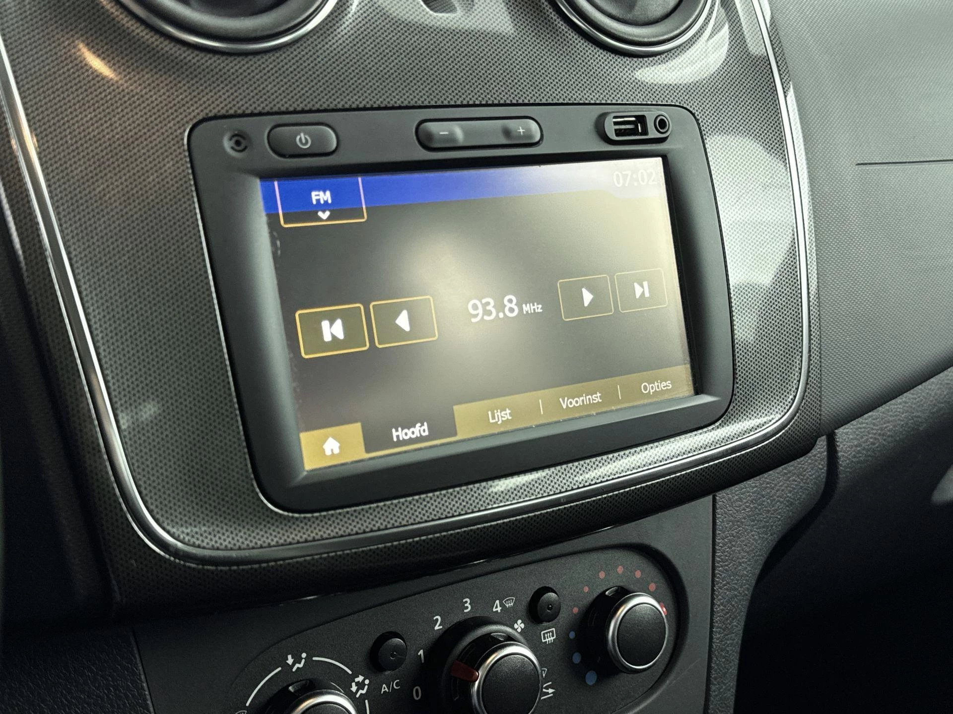 Dacia-Sandero Stepway-image-5