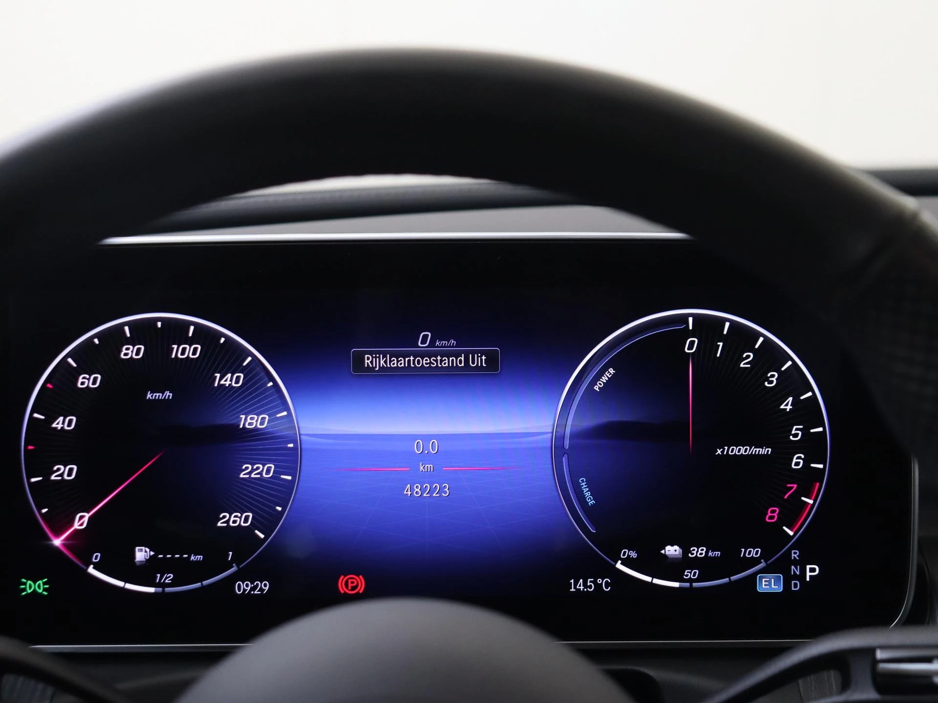 Mercedes-Benz-C-Klasse-image-11