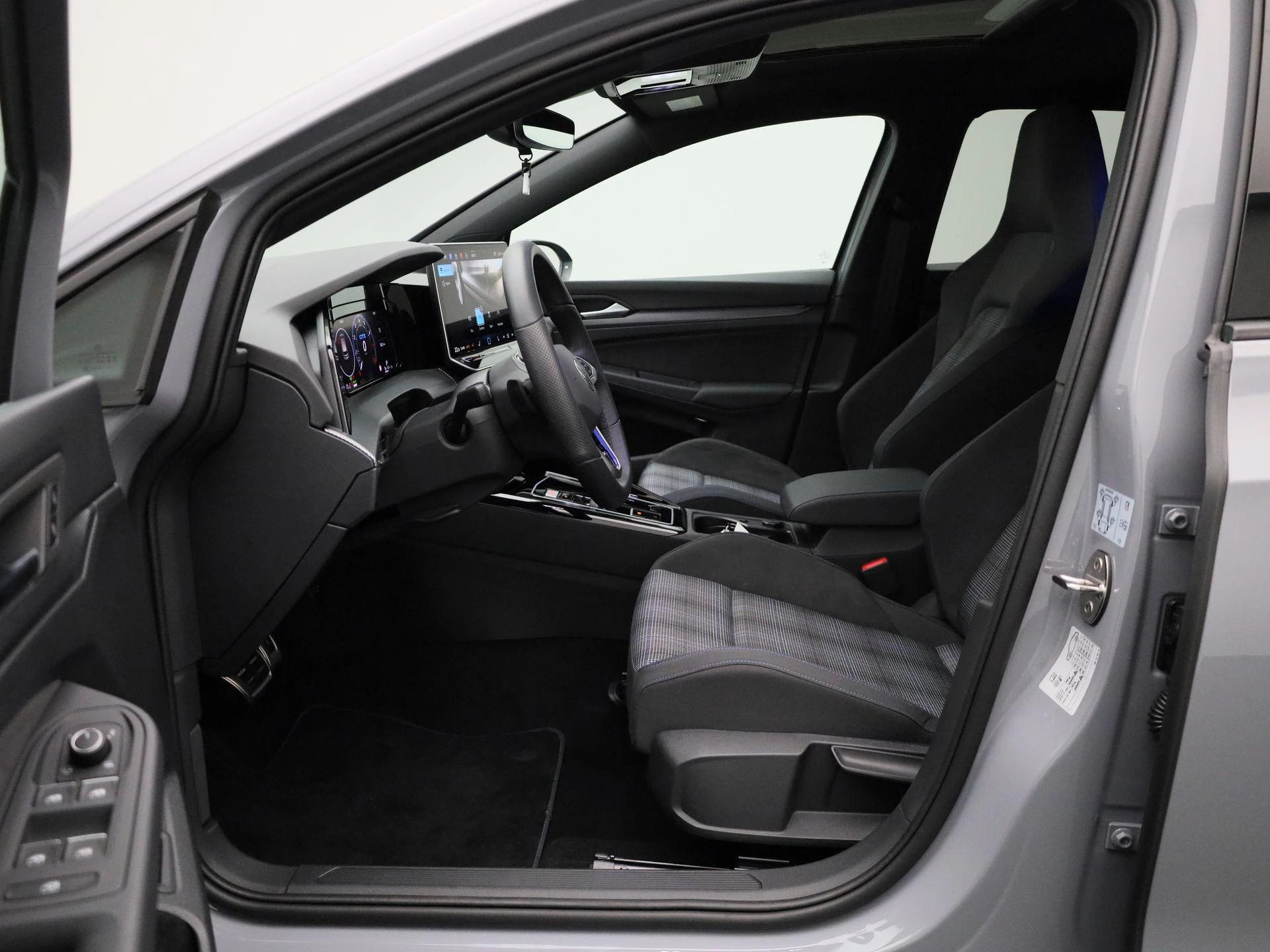 Volkswagen-Golf-image-8
