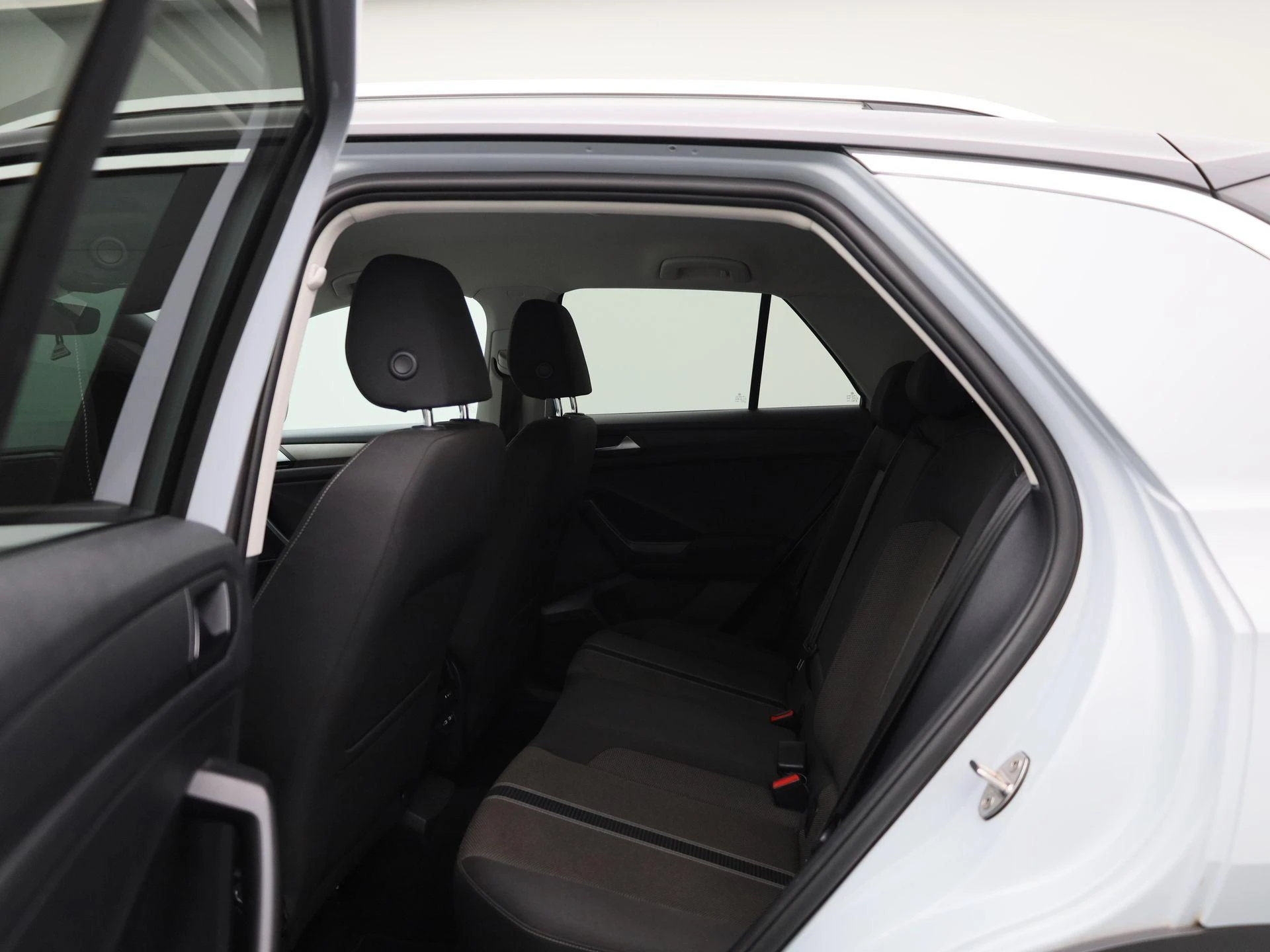 Volkswagen-T-Roc-image-9