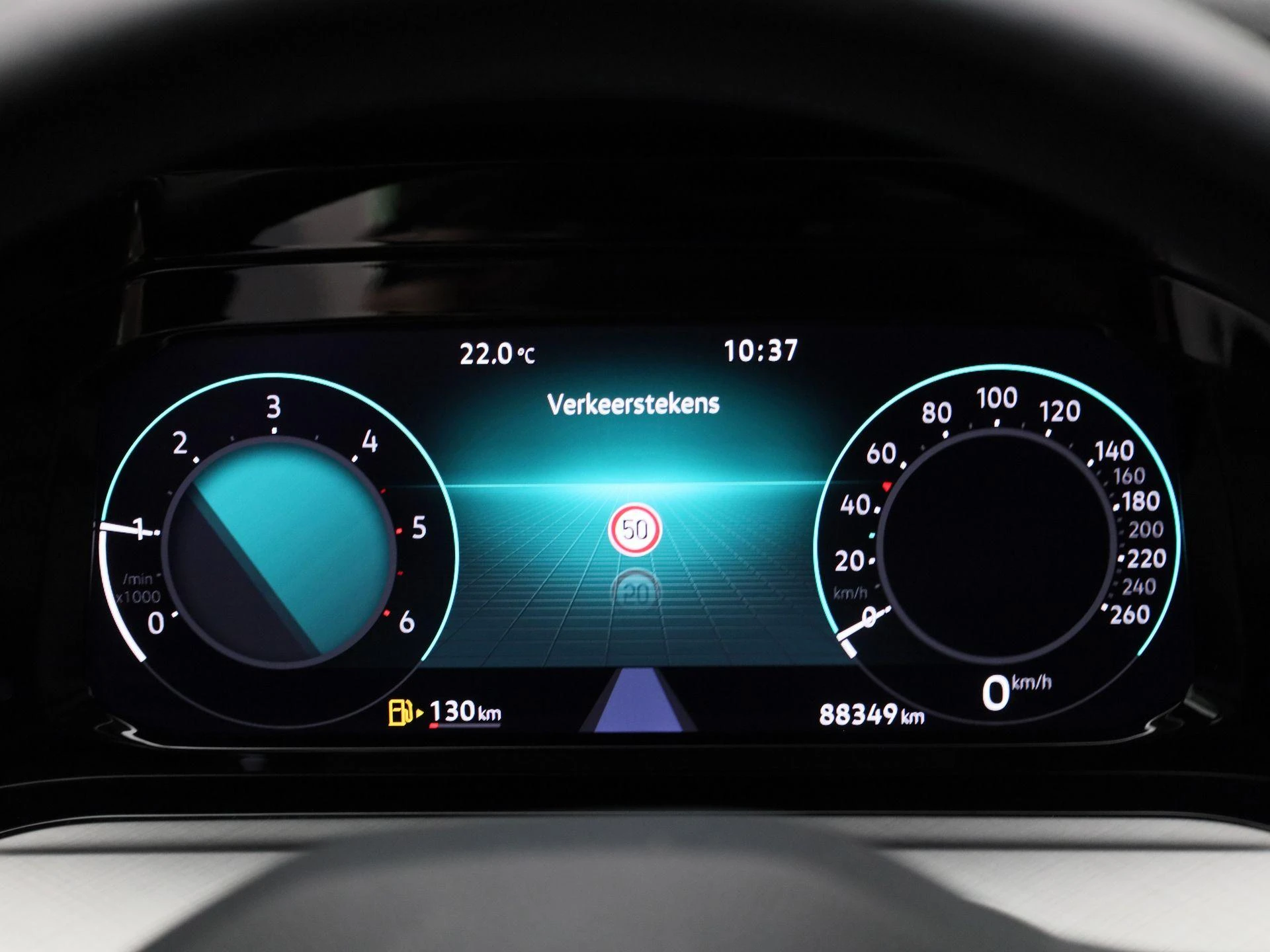 Volkswagen-Golf-image-9