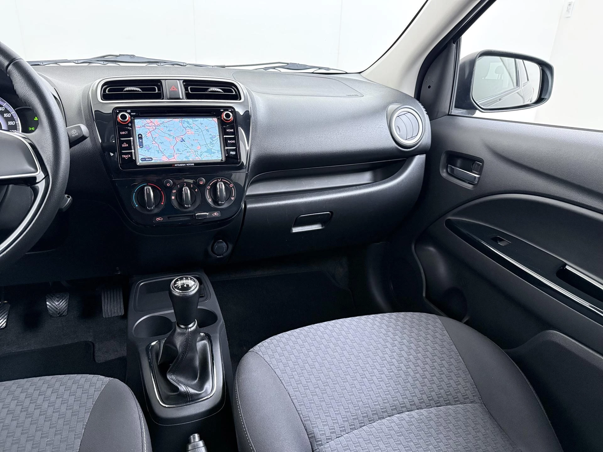 Mitsubishi-Space Star-image-19