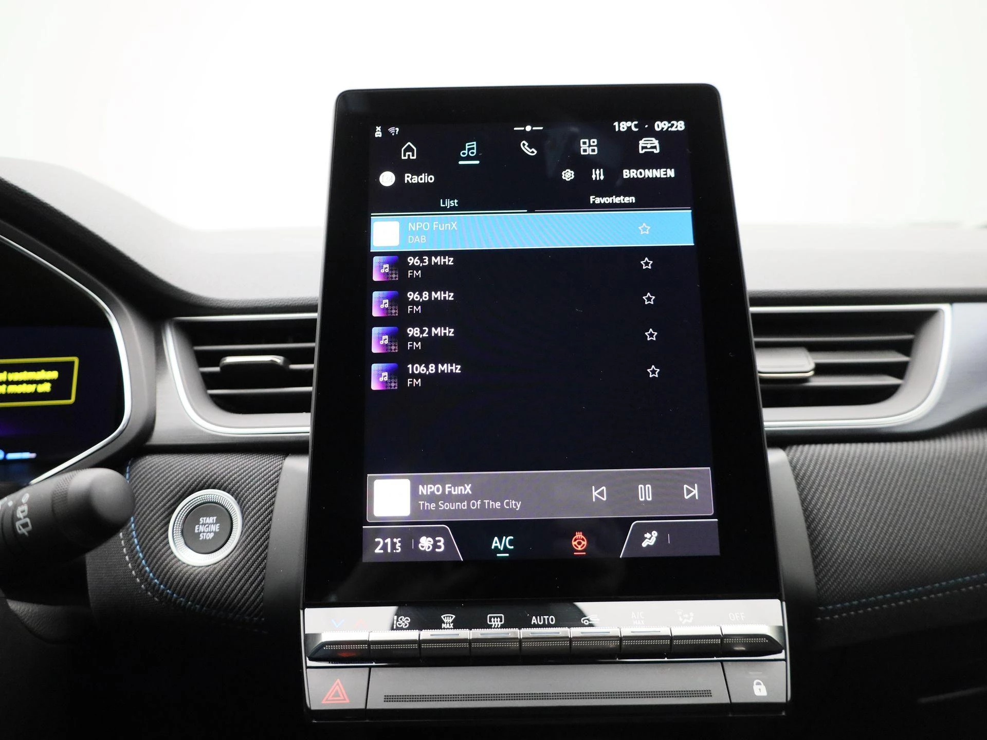 Renault-Captur-image-19