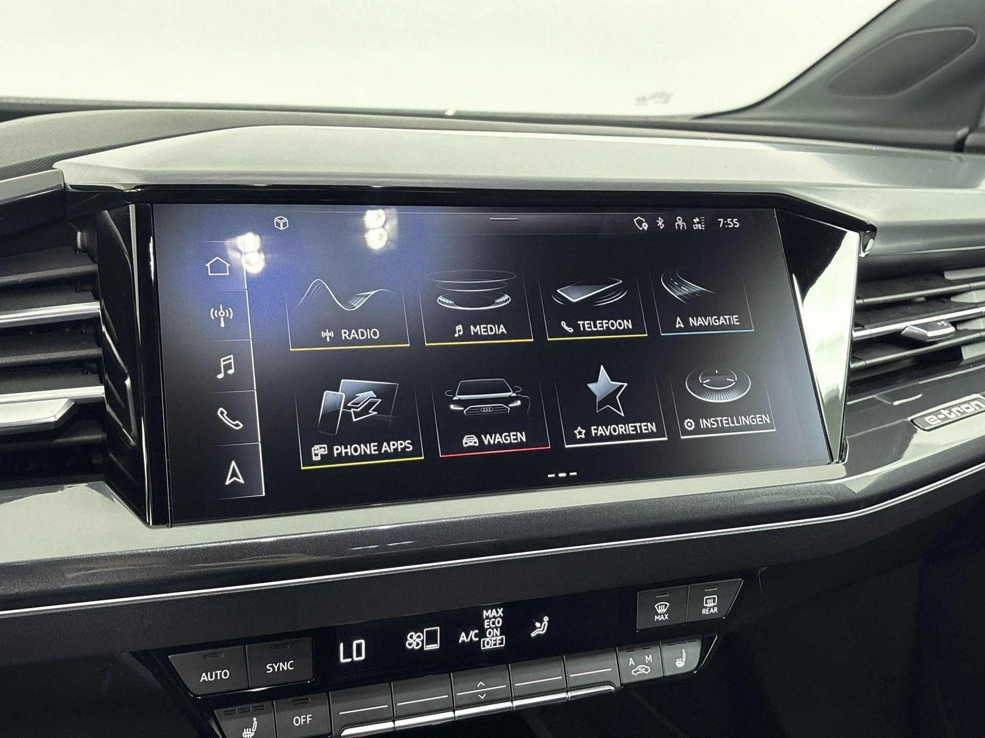 Audi-Q4 e-tron-image-6